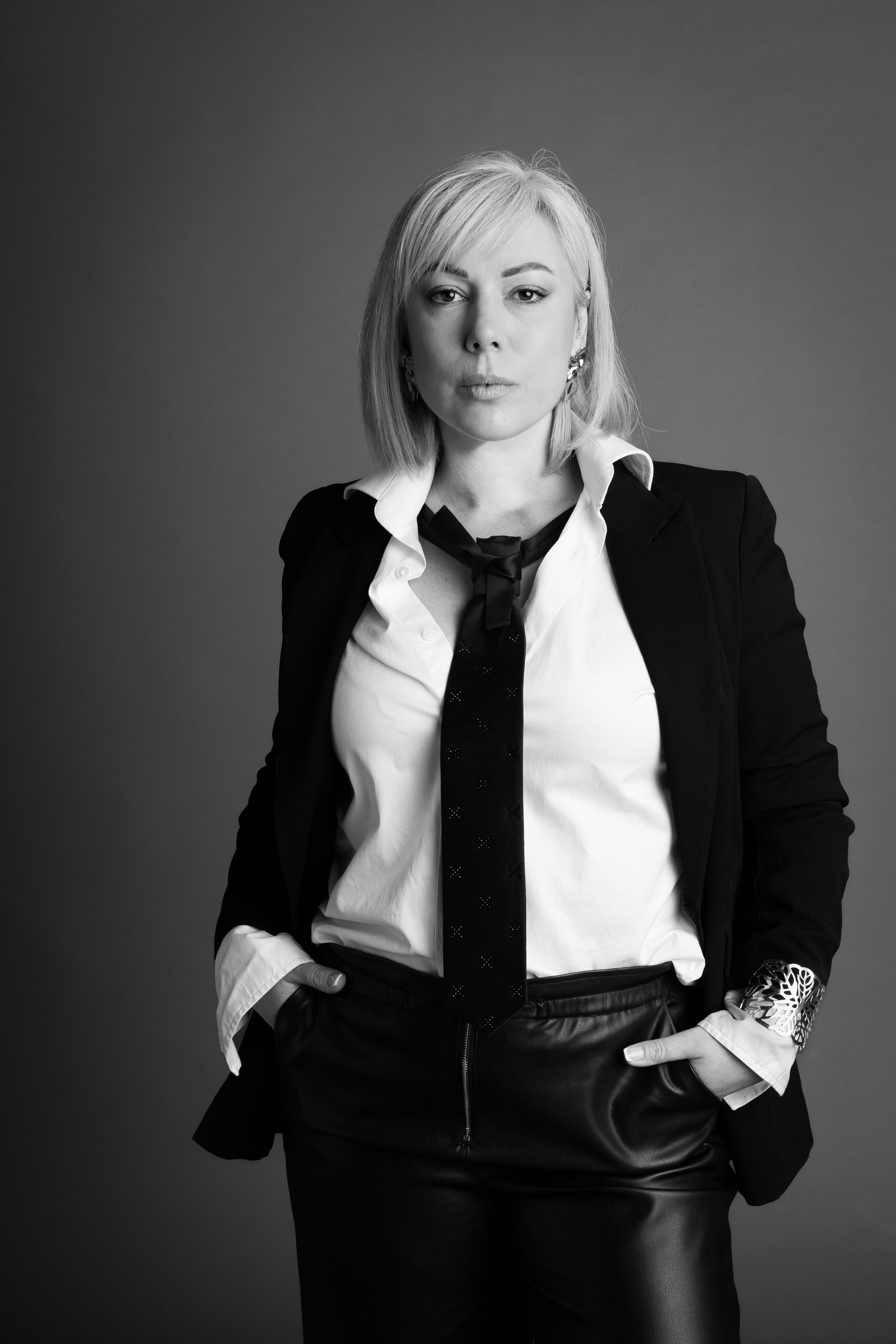 Séance photo en studio à Albi pour Élodie ✨📸. Photographe de mariage et de portrait dans le Tarn, Toulouse et en Occitanie