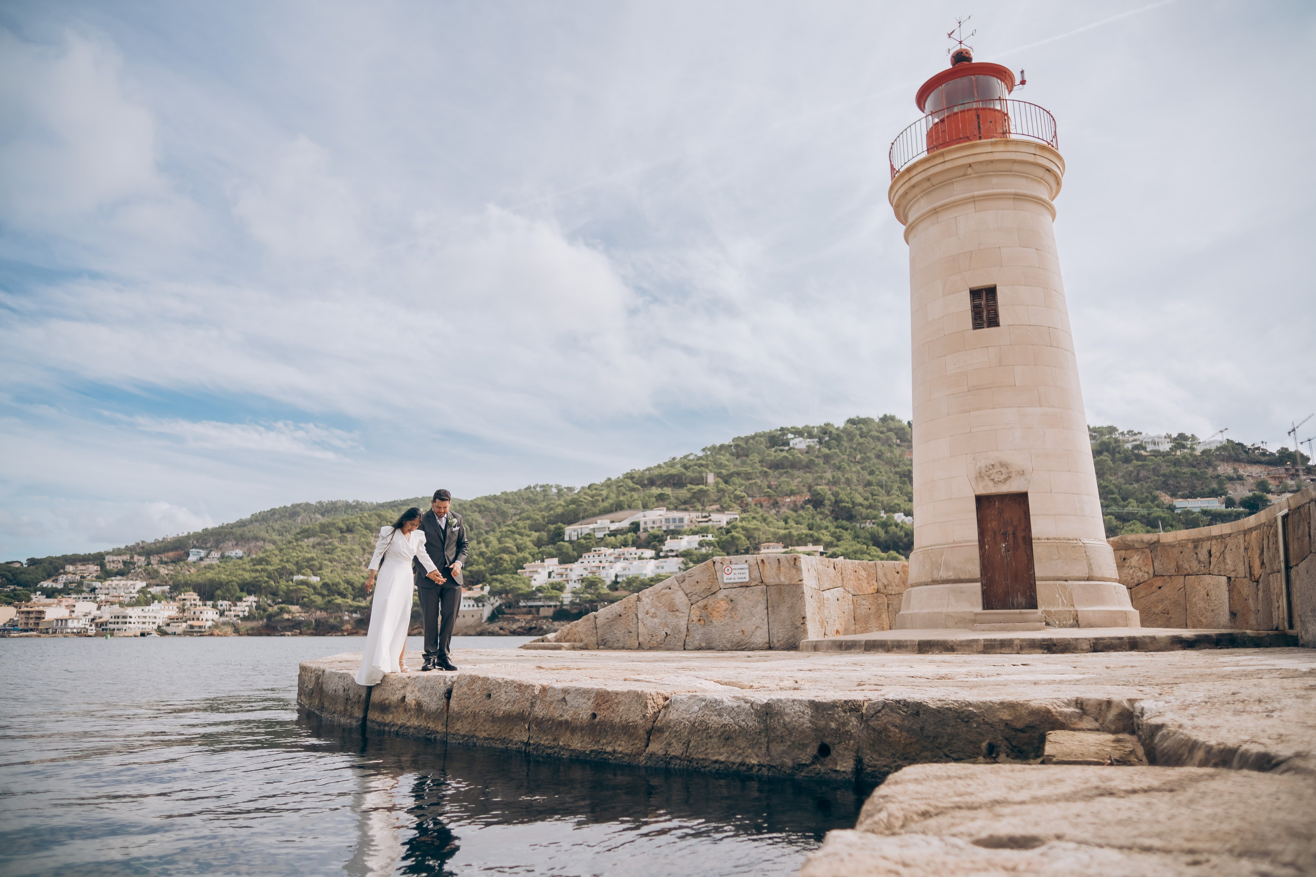 Sincere emotions at a wedding photo shoot. Photographer in Mallorca