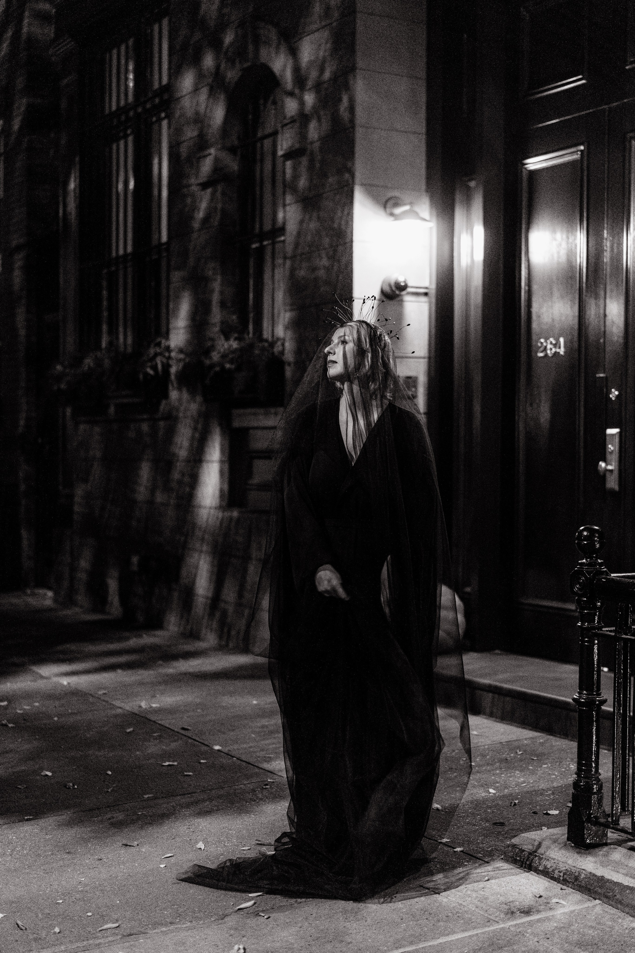 Halloween Photo Sessions NYC | Spooky & Stylish Photography 2025. Videographer and photographer in New York // MAKAROV.VIDEO