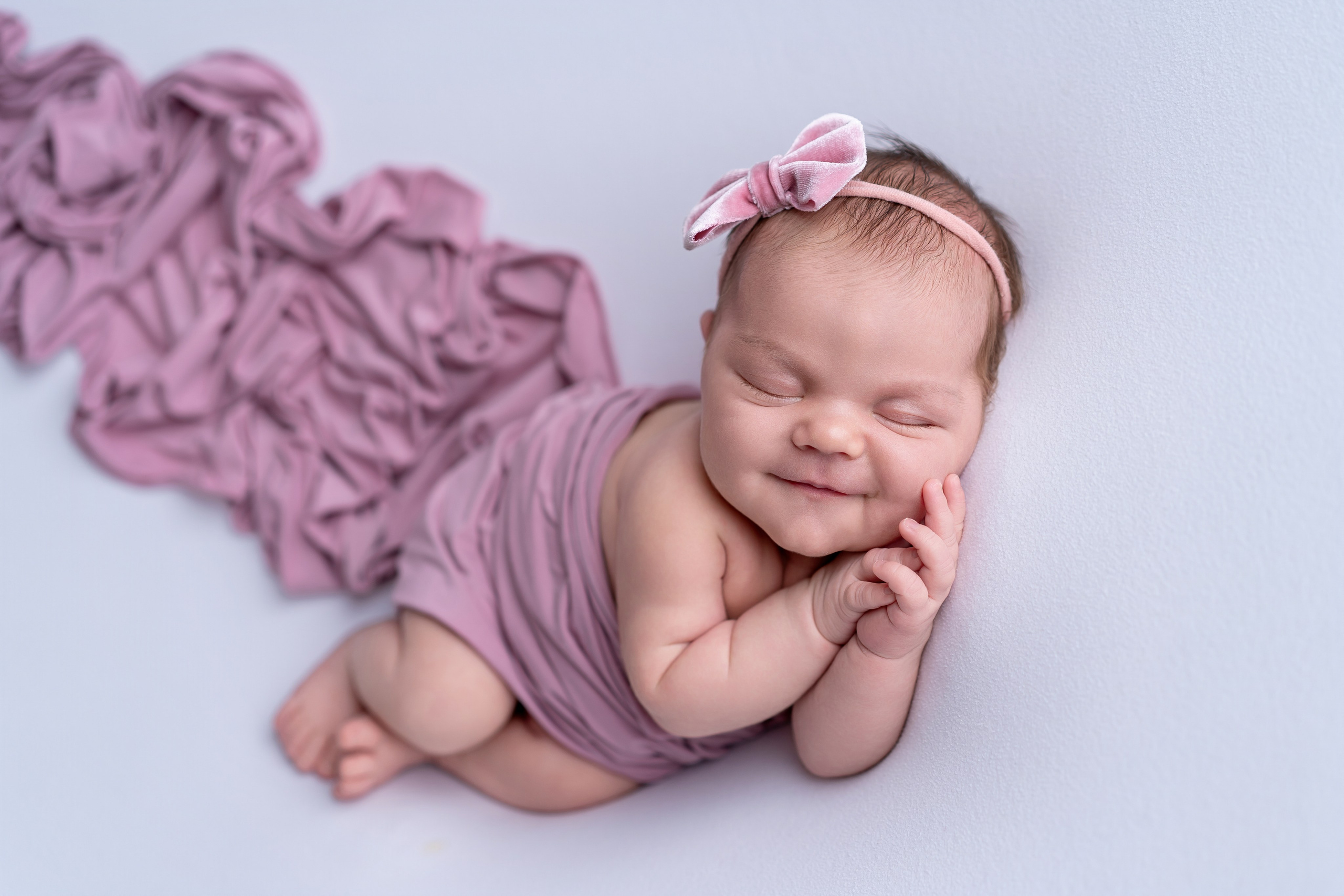 Neugeborenenfotos in Berlin – Studio oder bei Ihnen zu Hause