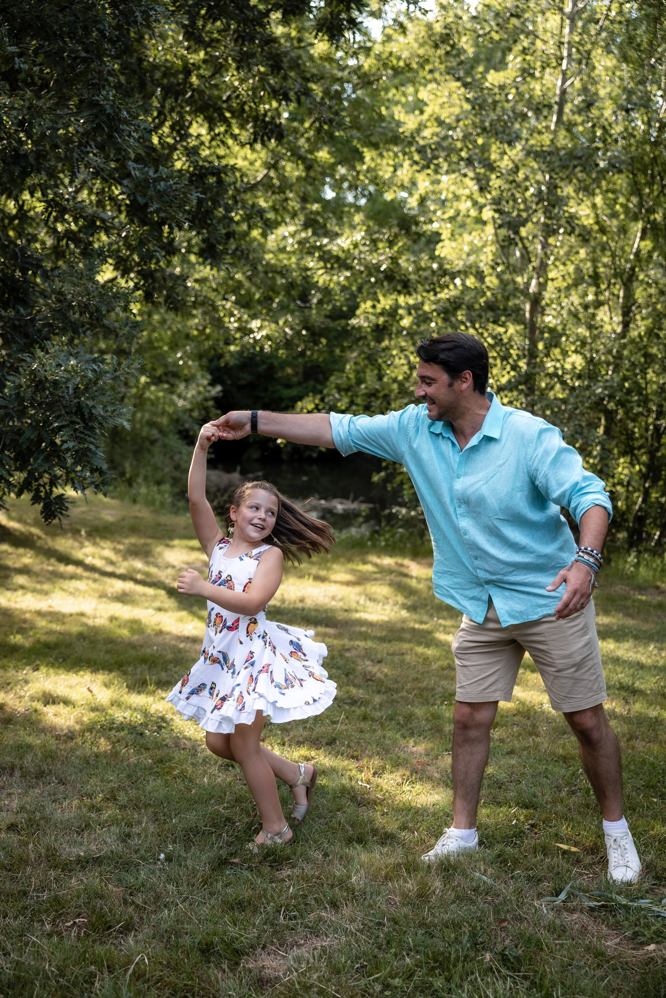 Family photoshoot in Parc du Cabirol, Colomiers. Eugénie Smirnova — your photographer in Toulouse and southwest France