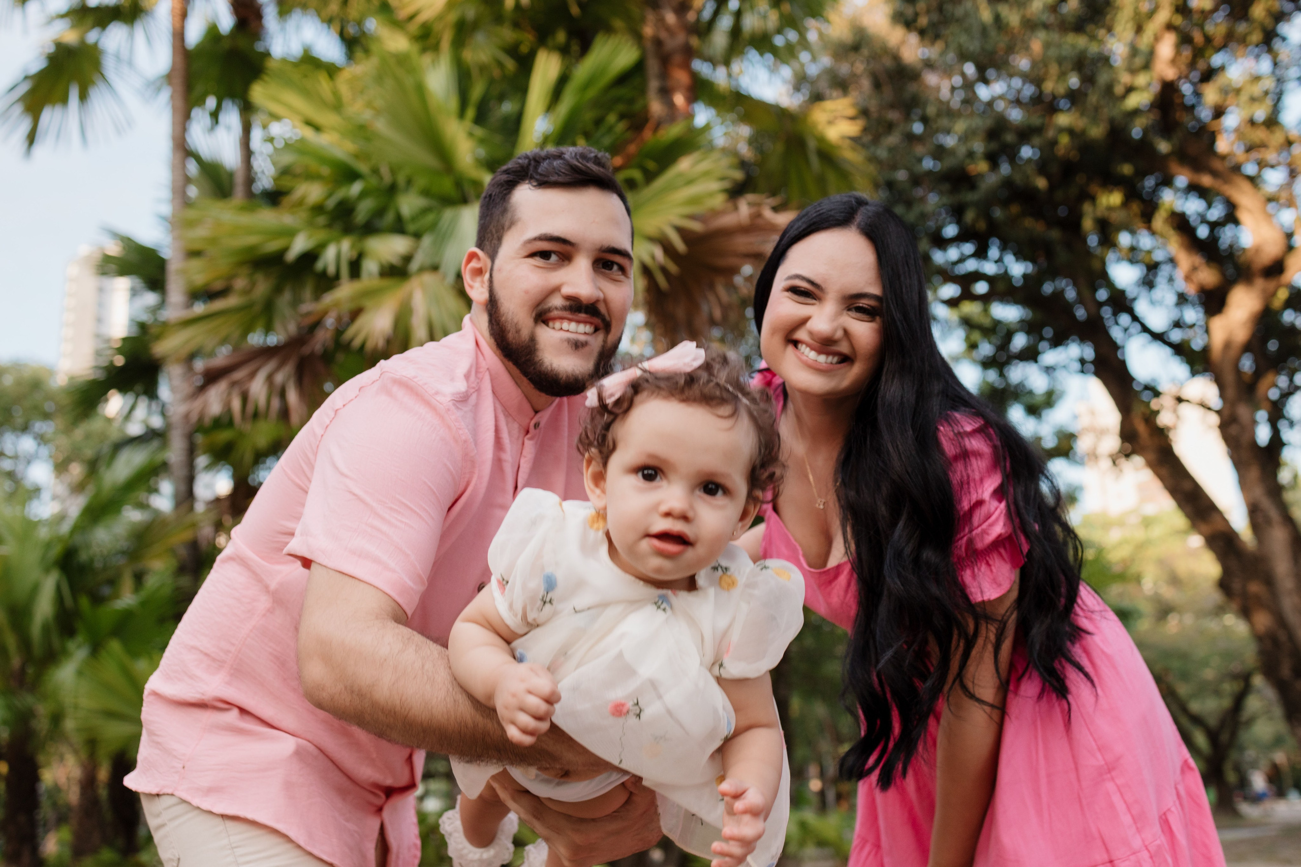 Família reunida em ensaio fotográfico ao ar livre em Recife