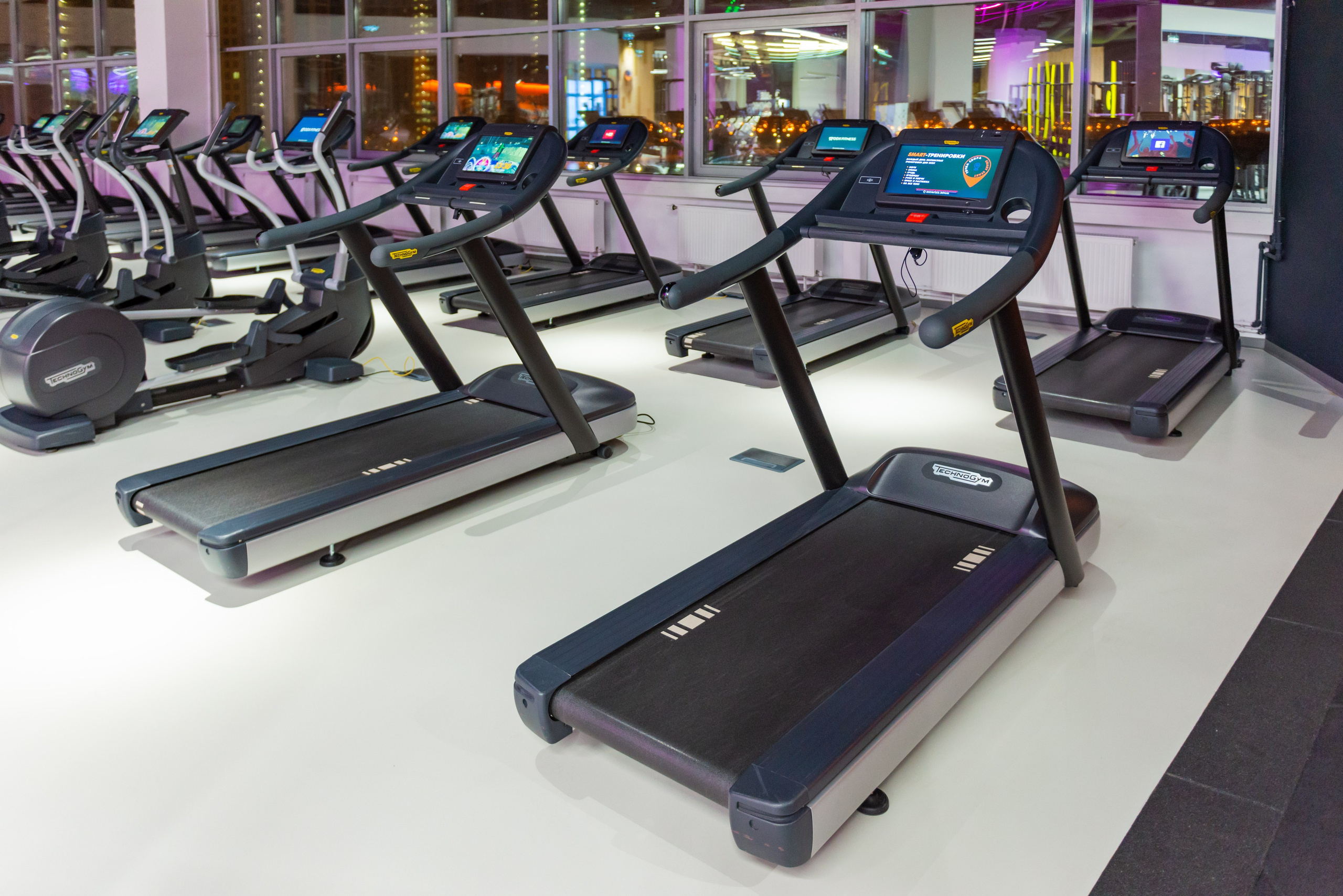 Фитнес-клуб DDX Fitness в ТЦ Июнь Мытищи. ФОТОГРАФ МЕКСИКА КИНТАНА-РОО