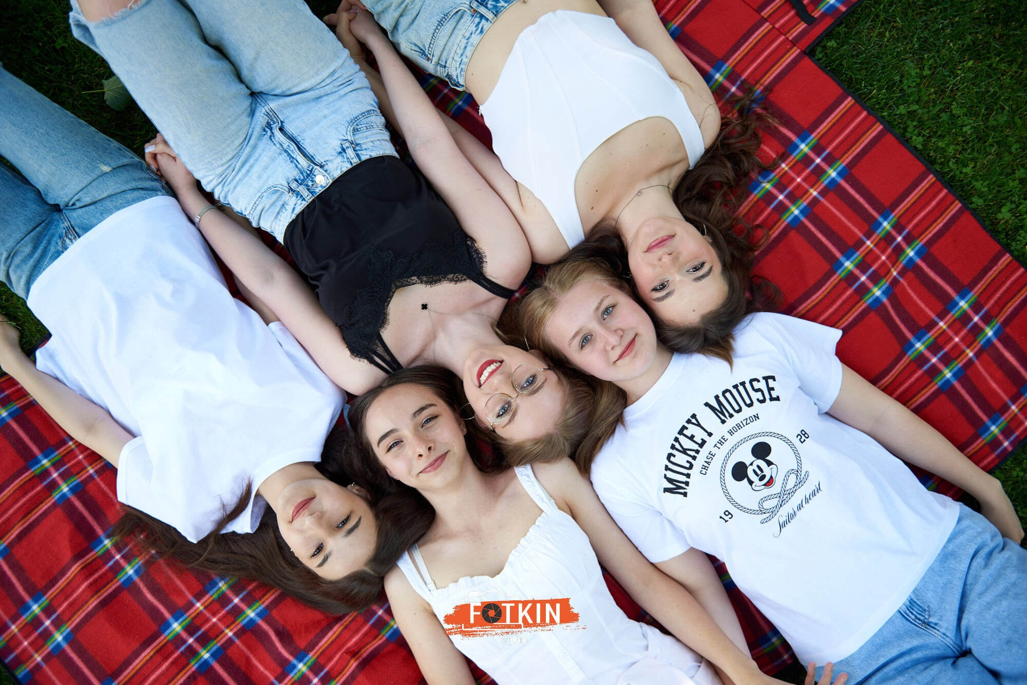 Випускні альбоми для 9- 11 класів Дніпро. Випускні альбоми фотокниги Київ та Дніпро