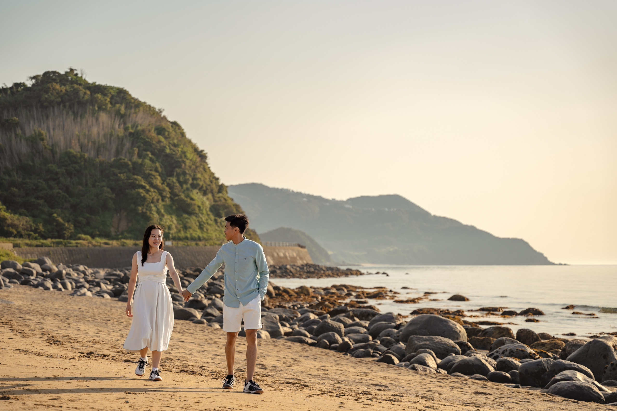 Fukuoka Couple Photoshoot: Roses, Totoro Forest & Sunset Love Story