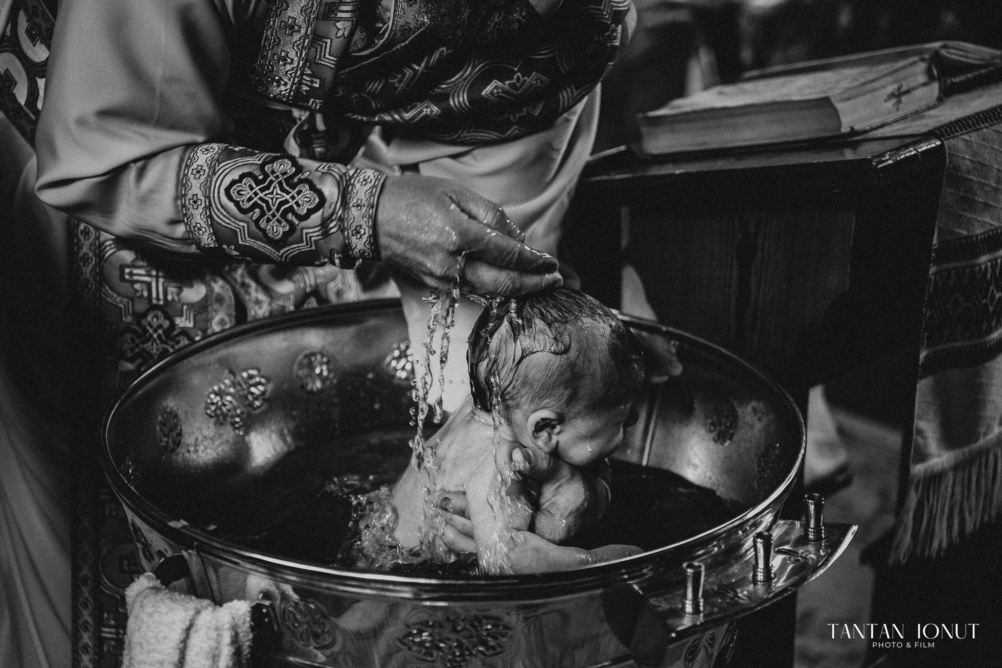 Amintiri de Neuitat la Botez - Ionut Tantan Foto & Film. TANTAN IONUT FOTO & FILM
