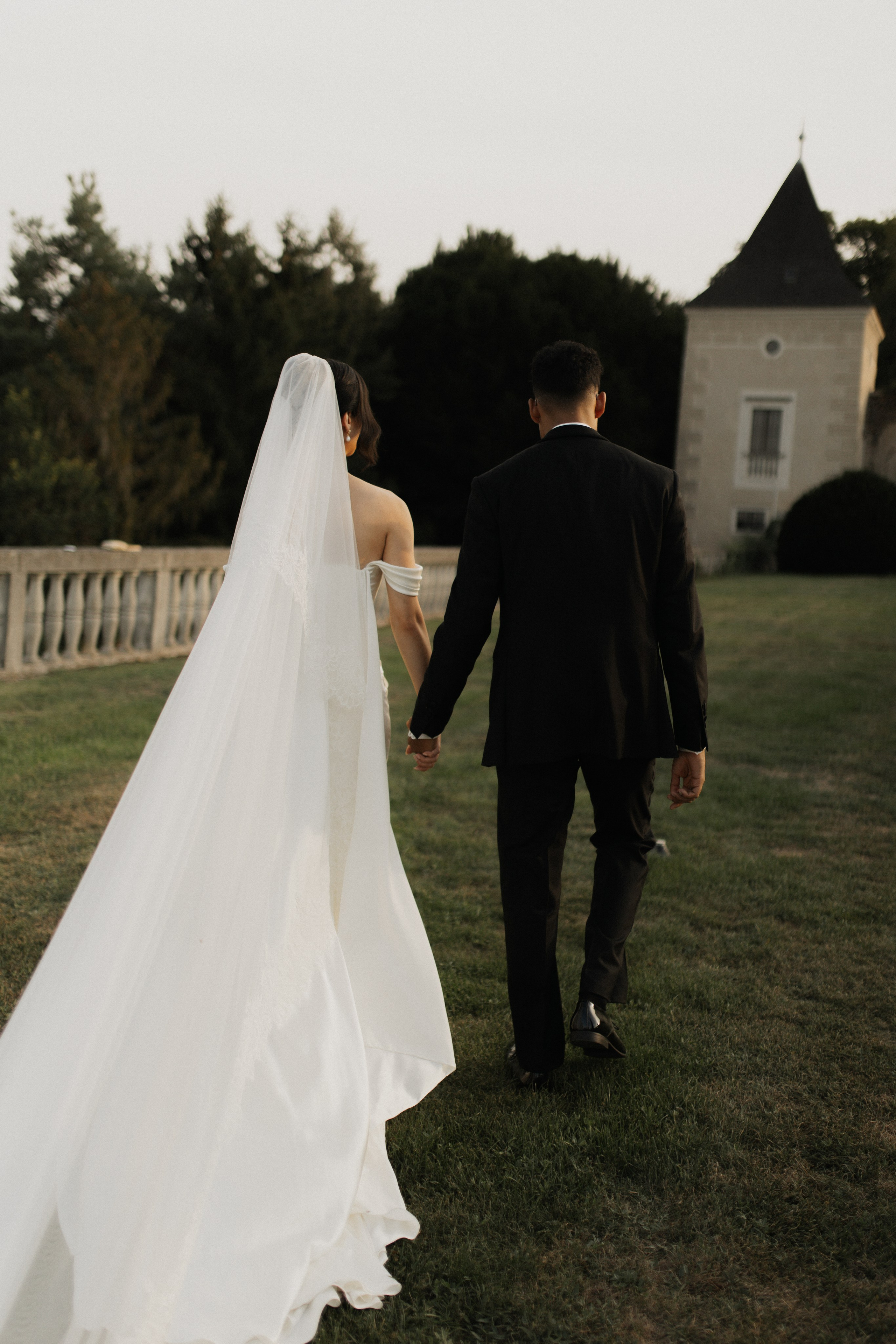 Elegant Castle Wedding in Austria | Alwin & Ruth’s Fairytale Celebration. Wedding photographer and videographer based in Timisoara, Romania