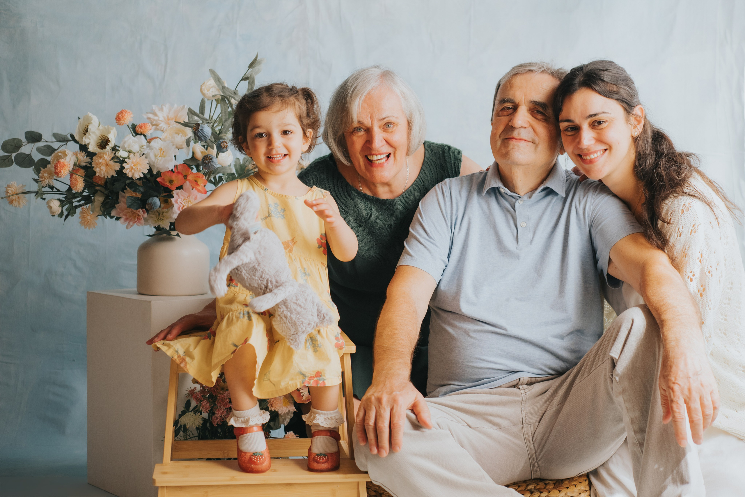 Comment planifier une séance photo familiale multigénérationnelle: guide étape par étape pour les familles occupées. Mimosa Studios — Photographe Portrait à Montréal - Portrait Photographer in Montreal
