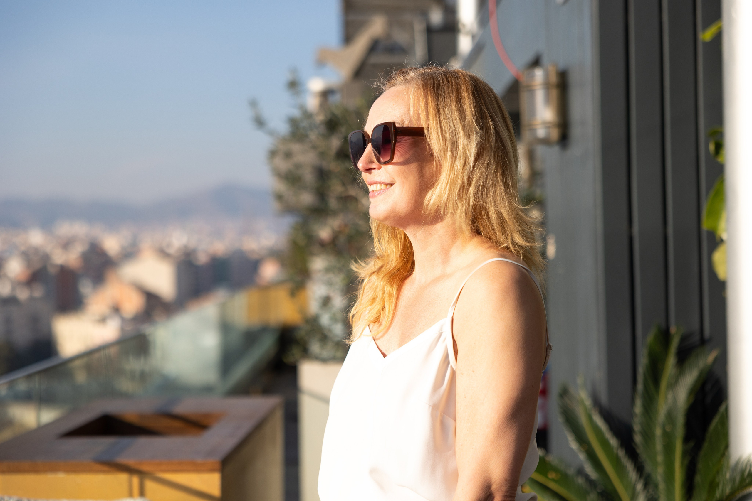 Personal brand photoshoot at The Hoxton, Poblenou hotel’s rooftop. Eugénie Smirnova — your photographer in Toulouse and southwest France