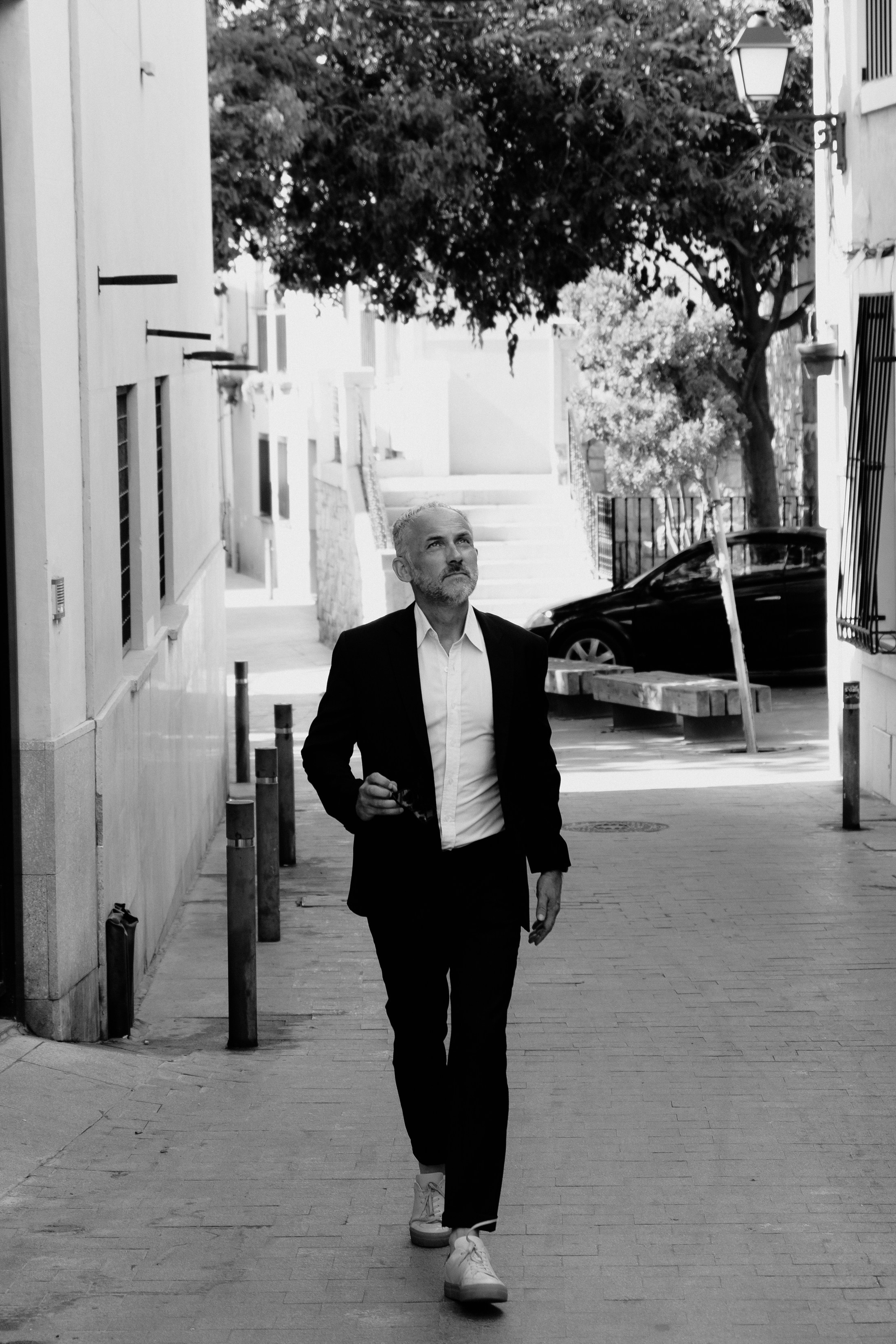 Портретная фотосессия музыканта Robert Skarsbakk в старом городе Аликанте для обложки альбома — Фотограф Андрей Луковников