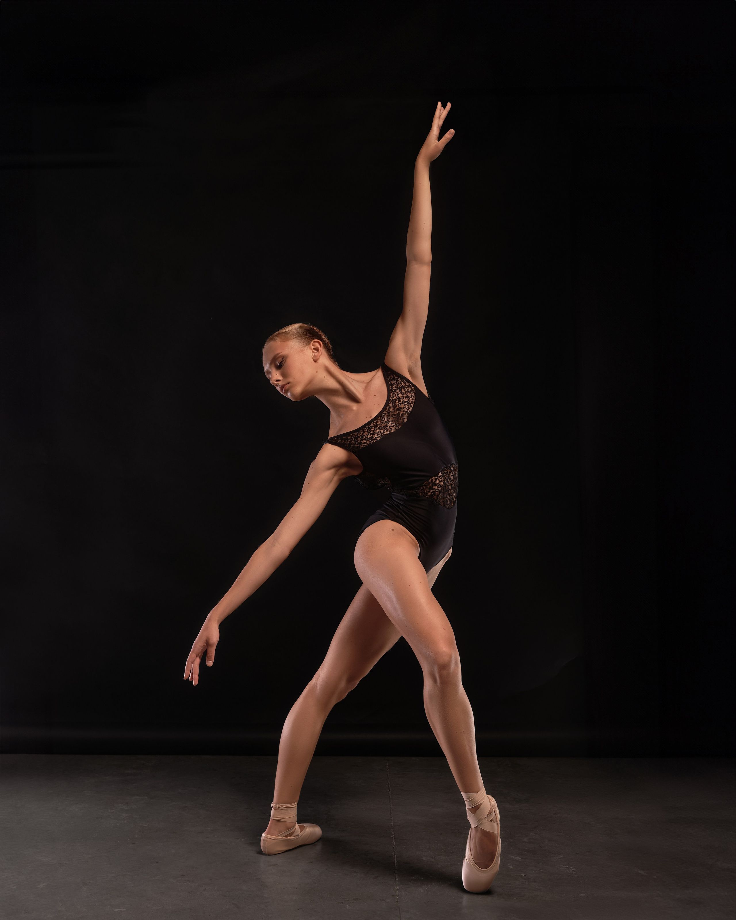 Sesja zdjęciowa dla baleriny | Gra światła i cienia w studio. Portrait & Fashion Photographer | Сannes, Paris, Monaco, Dubai, Kyiv — - Alisa Postnykova