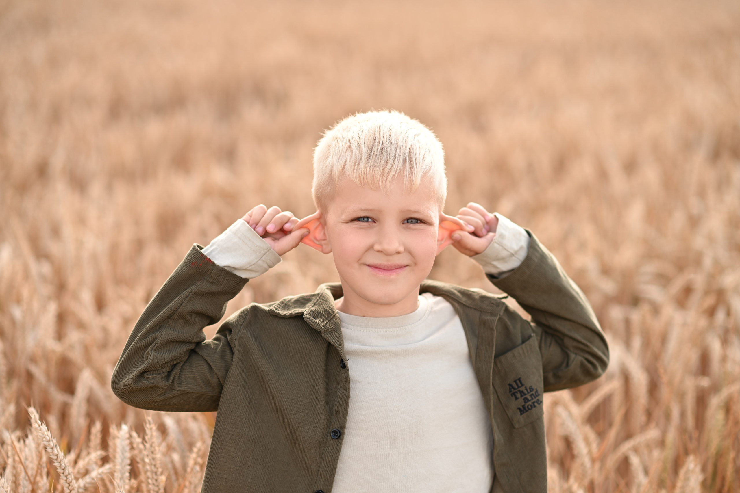Sommerliches Kinderportrait in der Natur bei Alsdorf (Aachen).