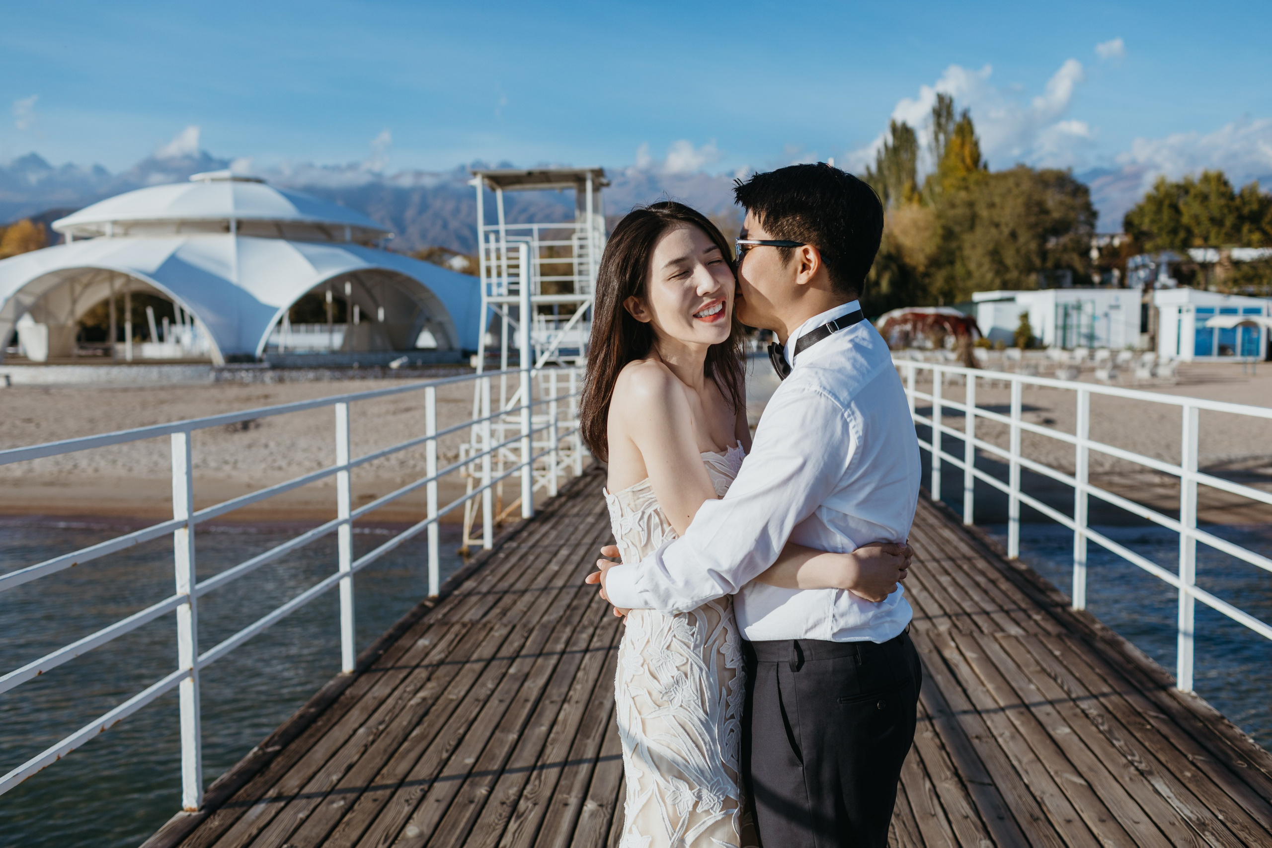 Чесан и Лиса (South Korea) — свадебная фотосессия на Иссык-Куле, пансионат “Каприз” | Chisun & Lisa — Issyk-Kul Lake wedding photos, Capriz. Фотограф в Бишкеке Оксана Шувалова