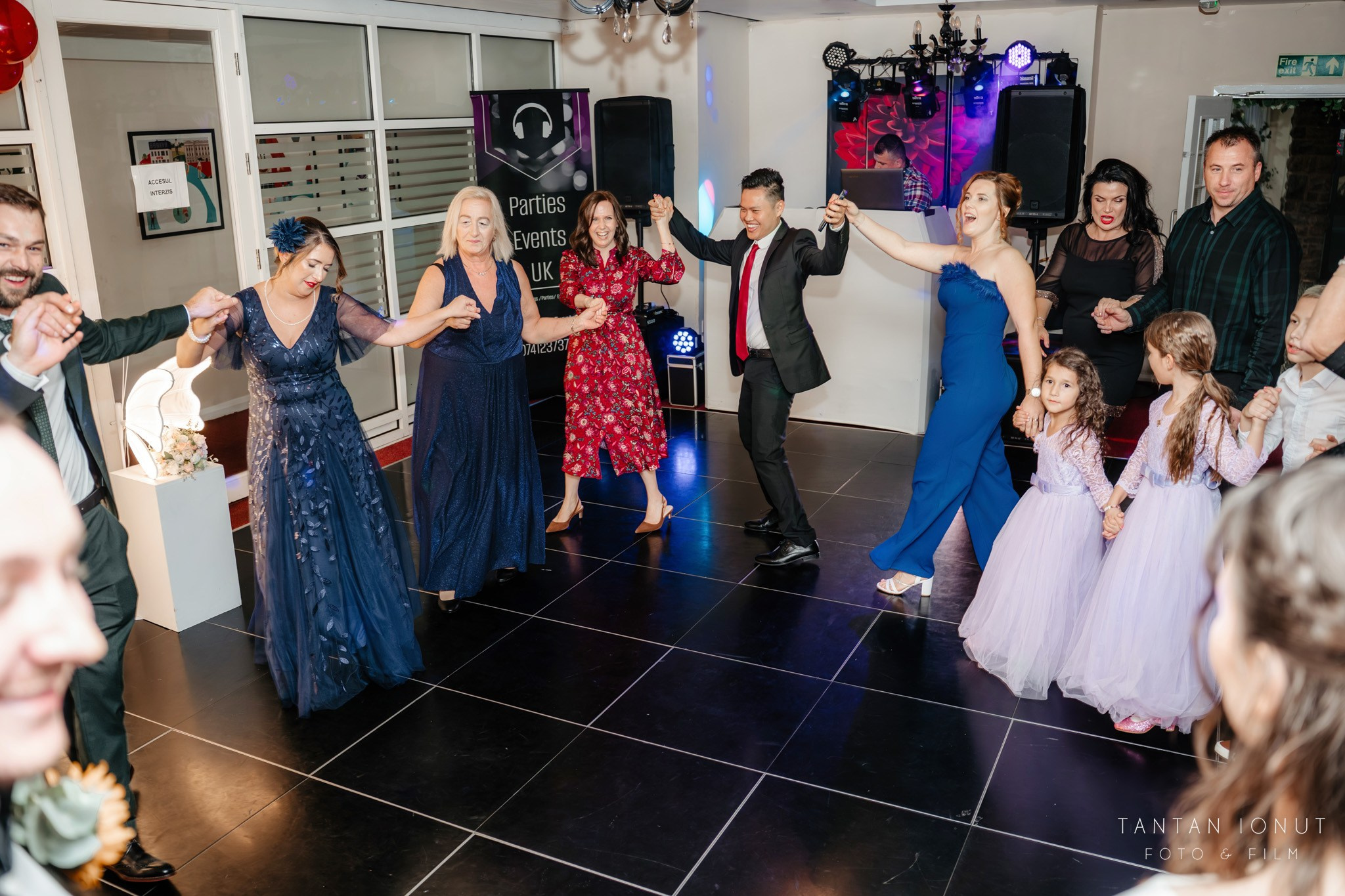 Mihaela & Razvan. TANTAN IONUT FOTO & FILM