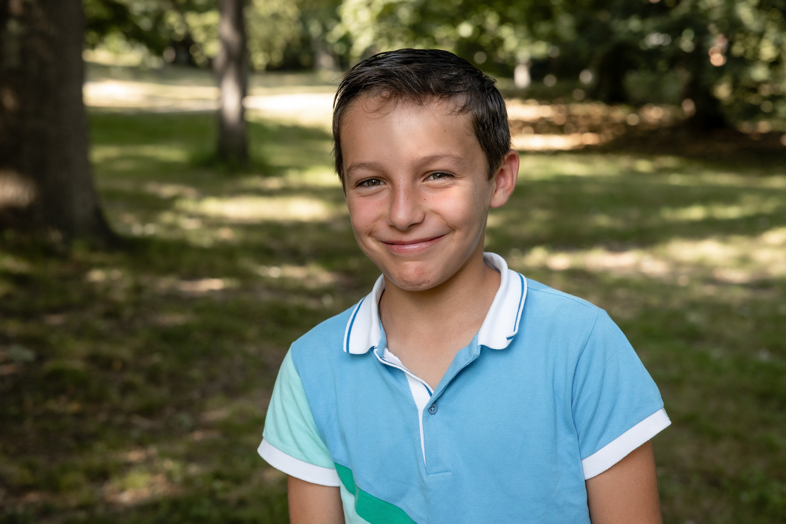 Family photoshoot in Parc du Cabirol, Colomiers. Eugénie Smirnova — your photographer in Toulouse and southwest France