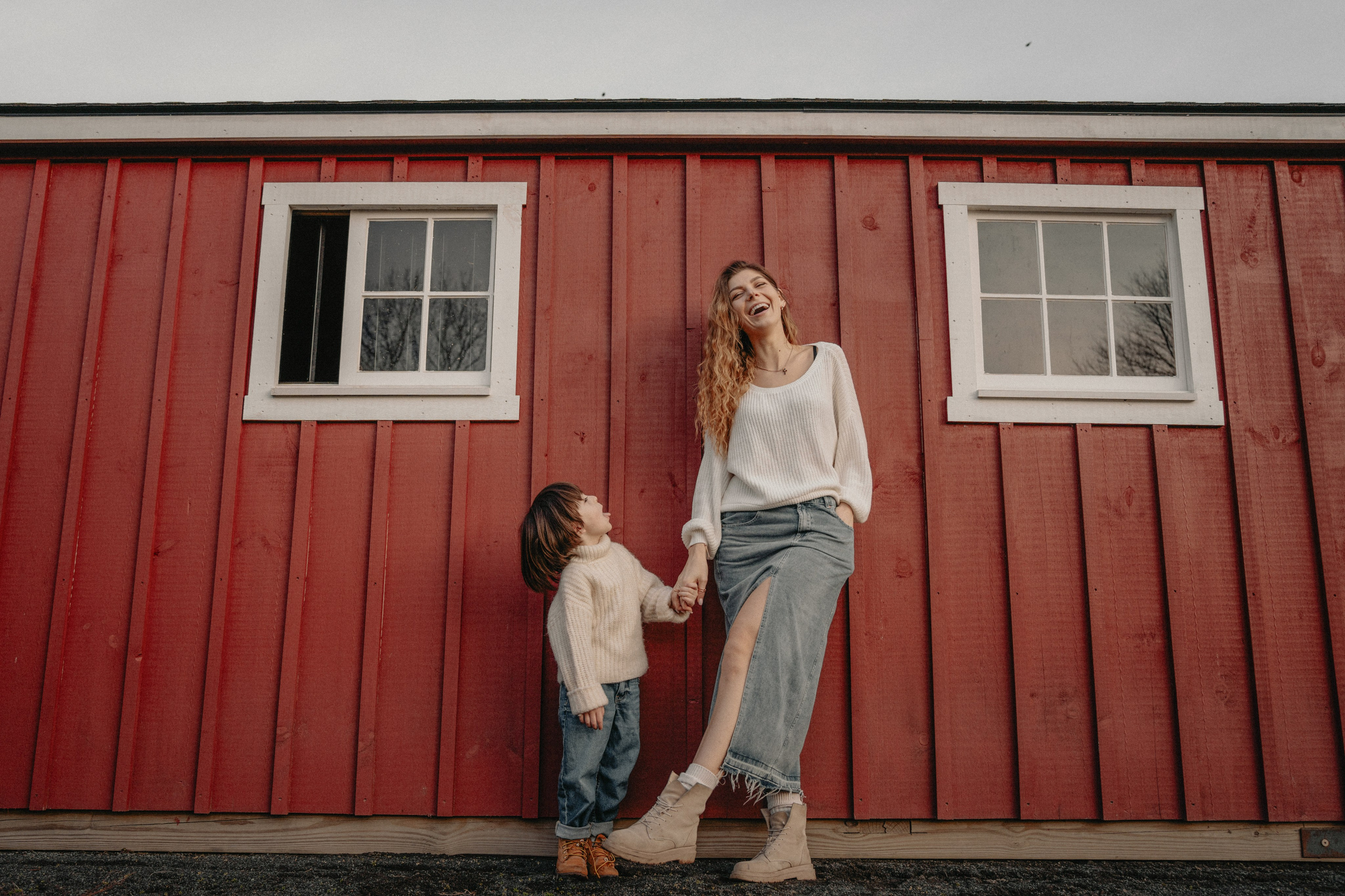Unique Family Photography at an Alpaca Farm – Fun & Playful. Alisa Tant — Family and newborn photographer Bucks County, Montgomery county, Philadelphia, NJ