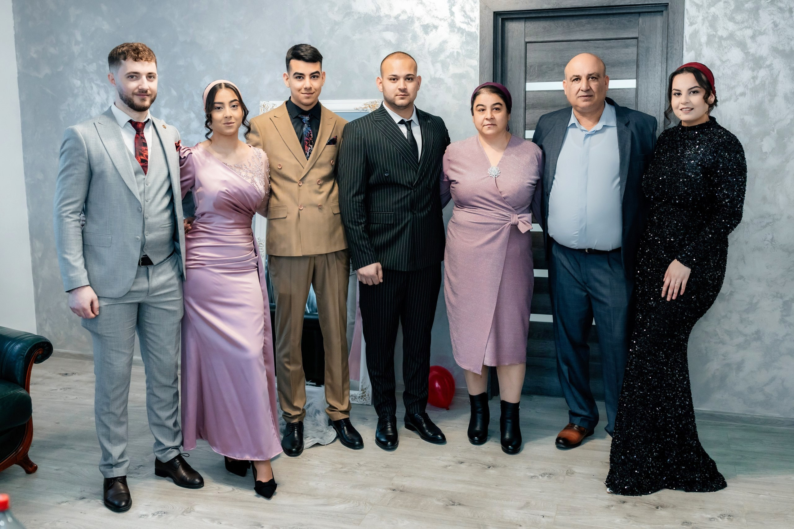 Fotograf nuntă Târgu Neamț – Samuel și Roxana, fotografie autentică realizată de AlinoFotoStudio 2. Fotograf nuntă Iași, Bacău, Suceava și Botoșani – Alin Chirilă surprinzând momente reale de nuntă 3. Fotografie de nuntă cu emoție și credință – AlinoFotoStudio, fotograf povestitor 4. Fotograf profesionist nuntă în Moldova – cadre naturale și pline de emoție 5. Alin Chirilă fotograf nuntă – poveste reală surprinsă prin fotografie 6. Fotograf nuntă cu stil documentar – momente autentice din ziua nunții Pregătiri mireasă acasă – fotografie naturală realizată de Alin Chirilă fotograf nuntă 8. Detalii din ziua nunții – fotograf nuntă Iași și Botoșani, AlinoFotoStudio 9. Emoții din dimineața nunții – fotograf profesionist Moldova 10. Cadre autentice din pregătiri – fotograf nuntă Suceava și Bacău Ceremonie religioasă nuntă – moment emoționant surprins de fotograf Alin Chirilă 12. Nuntă cu valori creștine – fotografie din biserică realizată cu discreție 13. Rugăciune și emoție în ziua nunții – fotograf nuntă Târgu Neamț 14. Legământ în fața lui Dumnezeu – fotografie de nuntă autentică 15. Fotograf nuntă biserică – momente sincere și pline de semnificație Petrecere de nuntă – cadre naturale realizate de AlinoFotoStudio 17. Bucurie și dans la nuntă – fotograf nuntă Iași și împrejurimi 18. Momente autentice de la restaurant – fotograf nuntă Bacău Suceava 19. Atmosferă de nuntă surprinsă discret – Alin Chirilă fotograf -AlinoFotoStudio – fotograf nuntă cu abordare naturală și emoțională 21. Alin Chirilă fotograf – povestitor prin fotografie de nuntă 22. Fotograf nuntă în Moldova – stil documentar și autentic 23. Fotografie de nuntă sinceră și elegantă – AlinoFotoStudio- Fotograf nuntă Iași Bacău Suceava Botoșani – Alin Chirilă AlinoFotoStudio 26. Fotograf nuntă Târgu Neamț și Moldova – fotografie profesională de eveniment 27. Fotograf nuntă cu valori creștine și stil documentar – AlinoFotoStudio - Alin Chirilă – AlinoFotoStudio Fotograf nuntă Iași • Bacău • Suceava • Botoșani - Samuel & Roxana, Târgu Neamț -Momente reale, trăite sincer și păstrate pentru totdeauna.