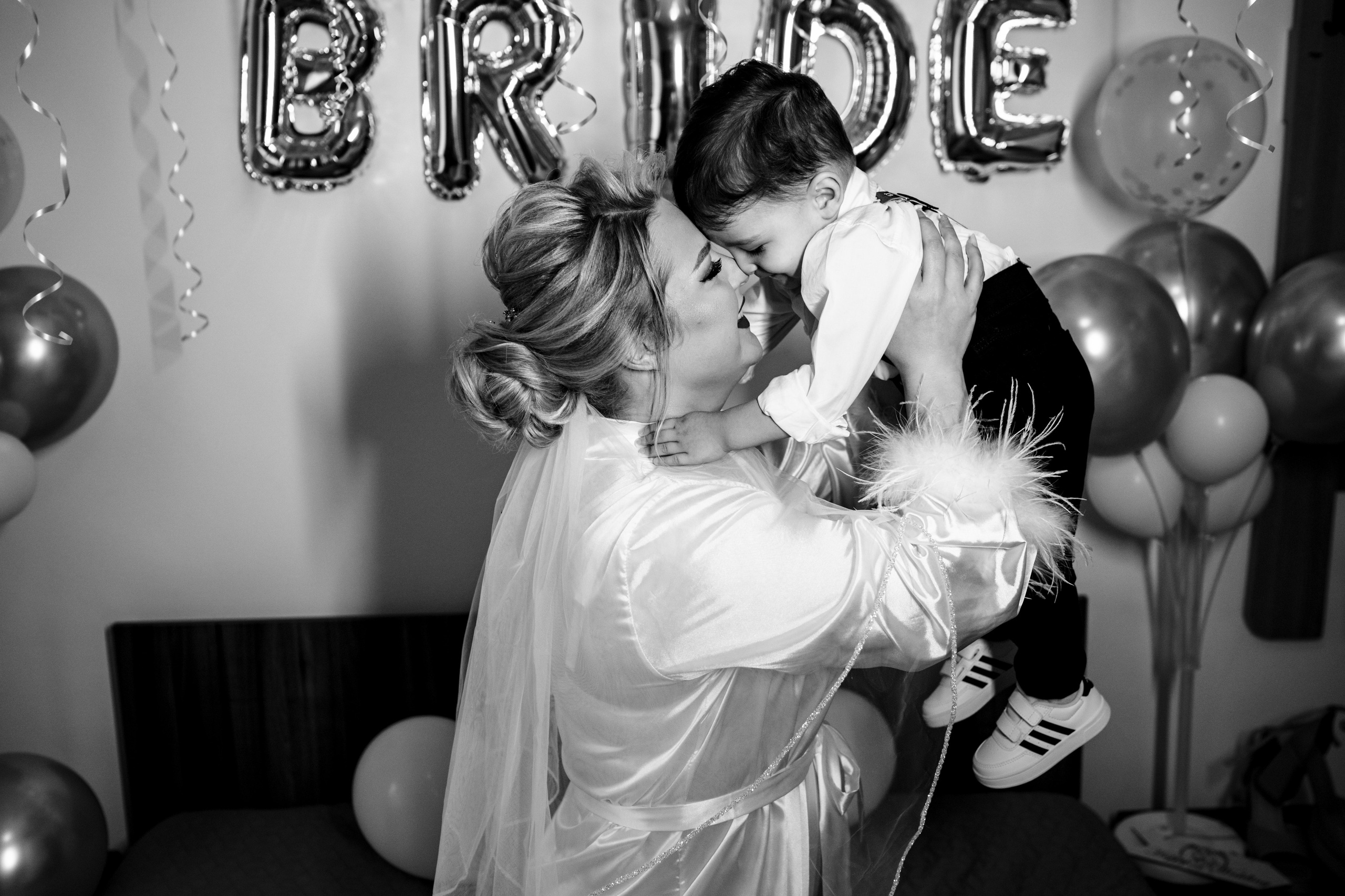 Laura & Bogdan. Acasă