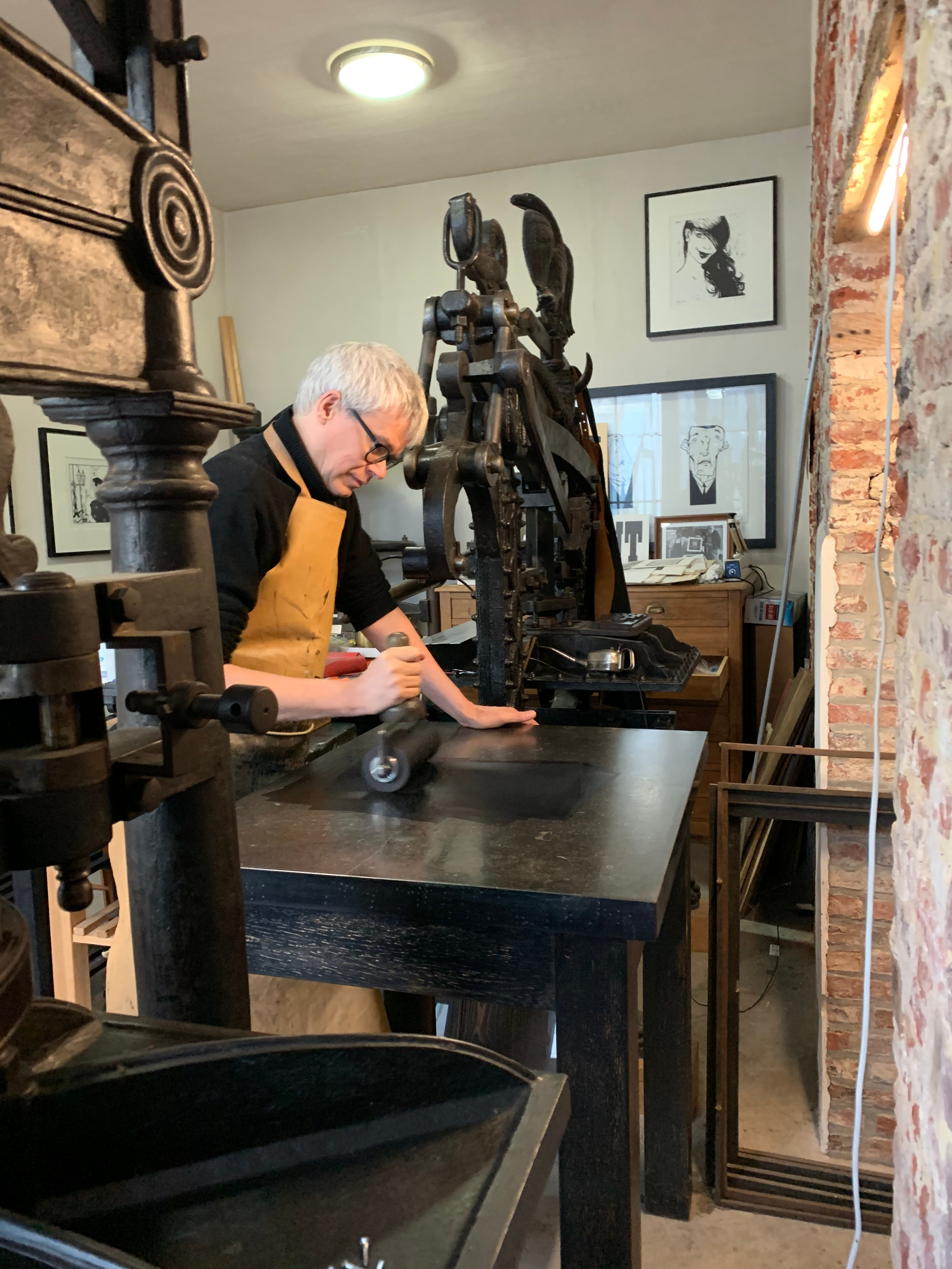 Barber print linocut printmaker antique printmaker barber print sous-sol editions limitededition artprint barberprint barber Rossini Figaro art print Erik Desmyter