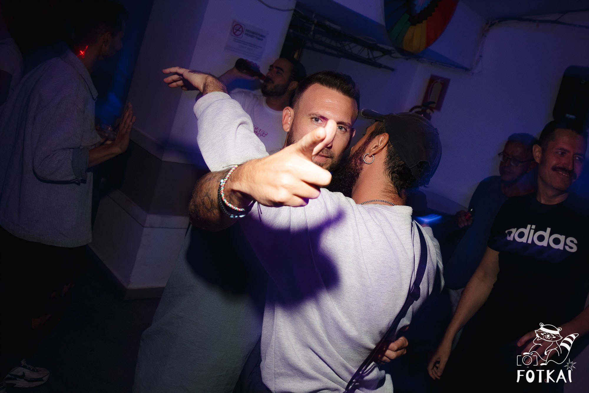 La Prohibida — Reportaje fotográfico en Boys Disco Pub La Mata Torrevieja | FOTKAI