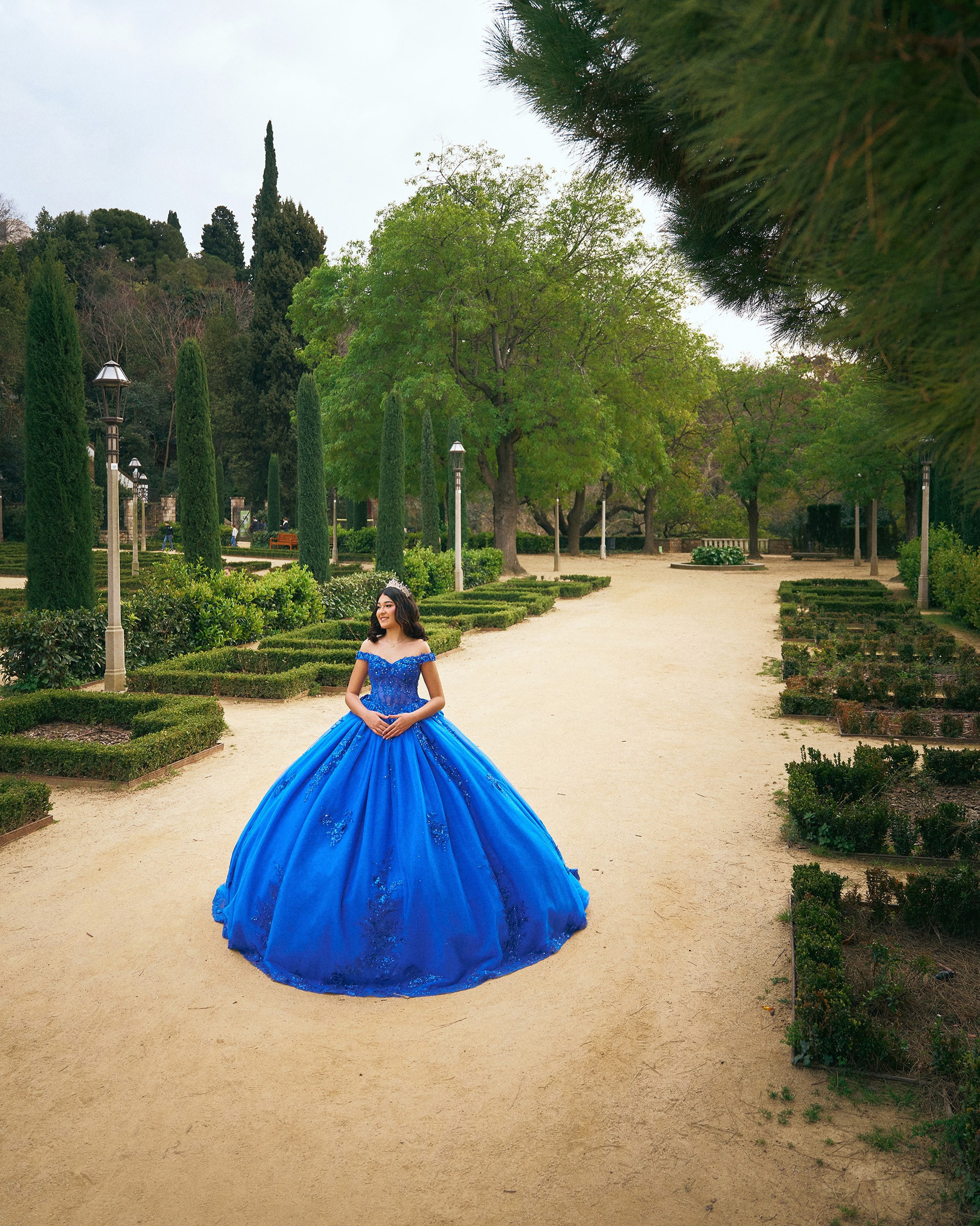 Fotógrafo de Quinceañeras en Barcelona | Sesión de 15 Años con Vestidos Únicos en Lugares Icónicos