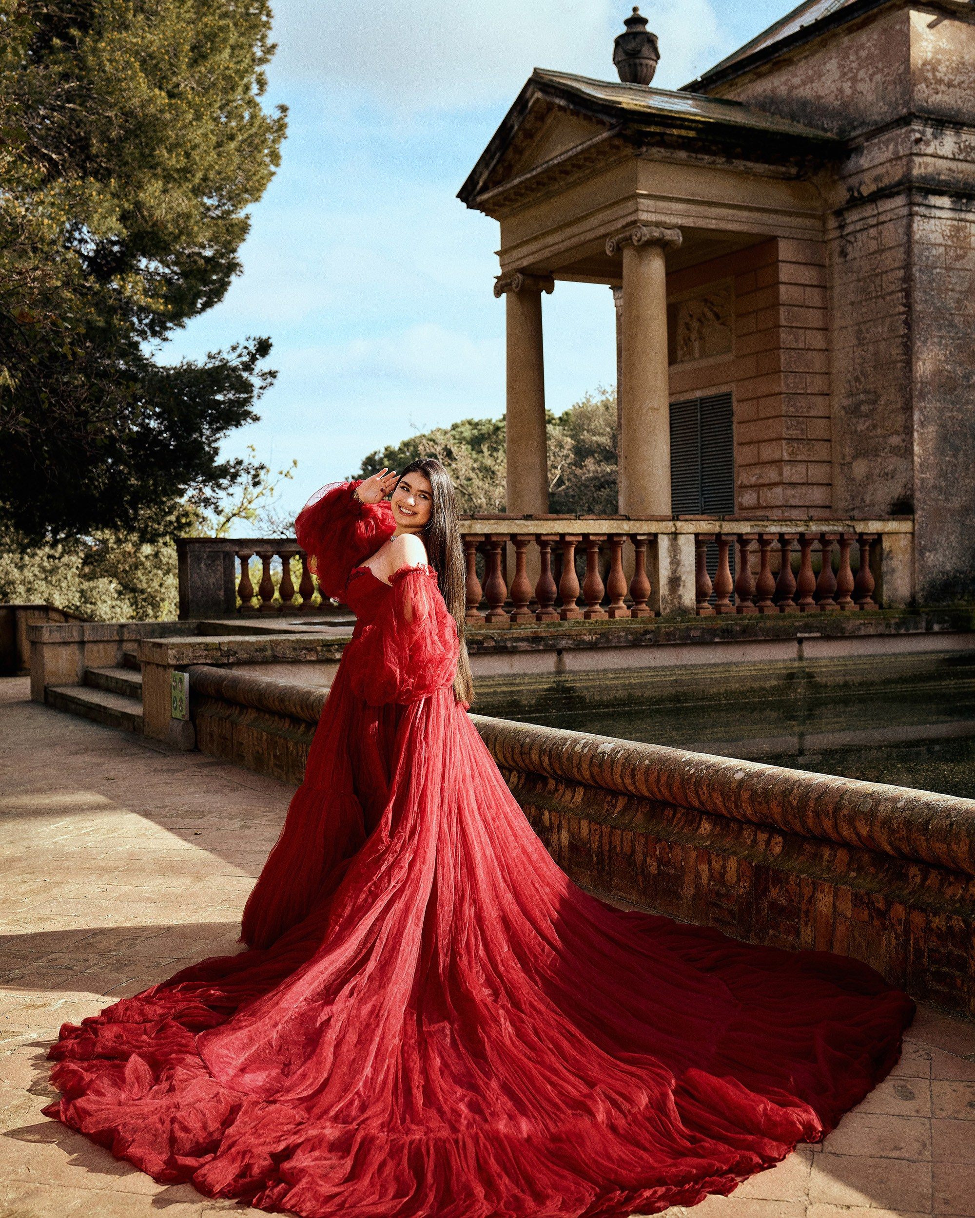Fotógrafo de Quinceañeras en Barcelona | Sesión de 15 Años con Vestidos Únicos en Lugares Icónicos