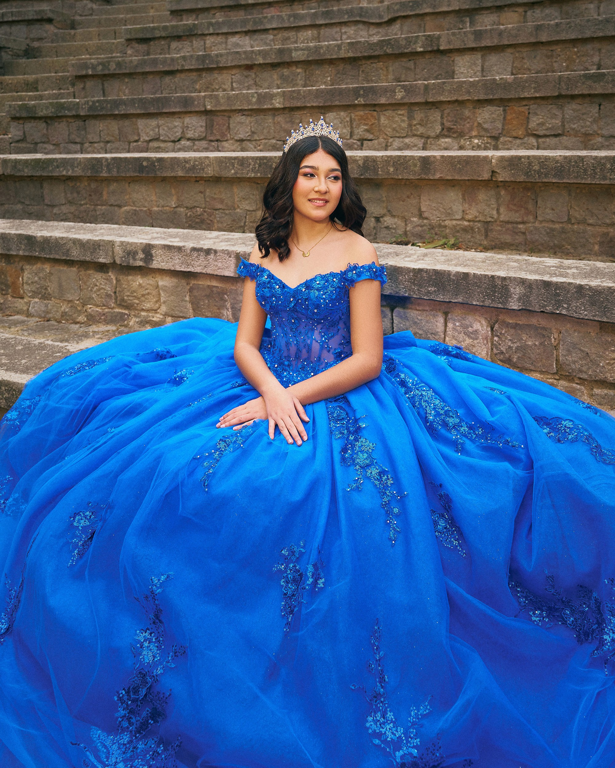 Fotógrafo de Quinceañeras en Barcelona | Sesión de 15 Años con Vestidos Únicos en Lugares Icónicos