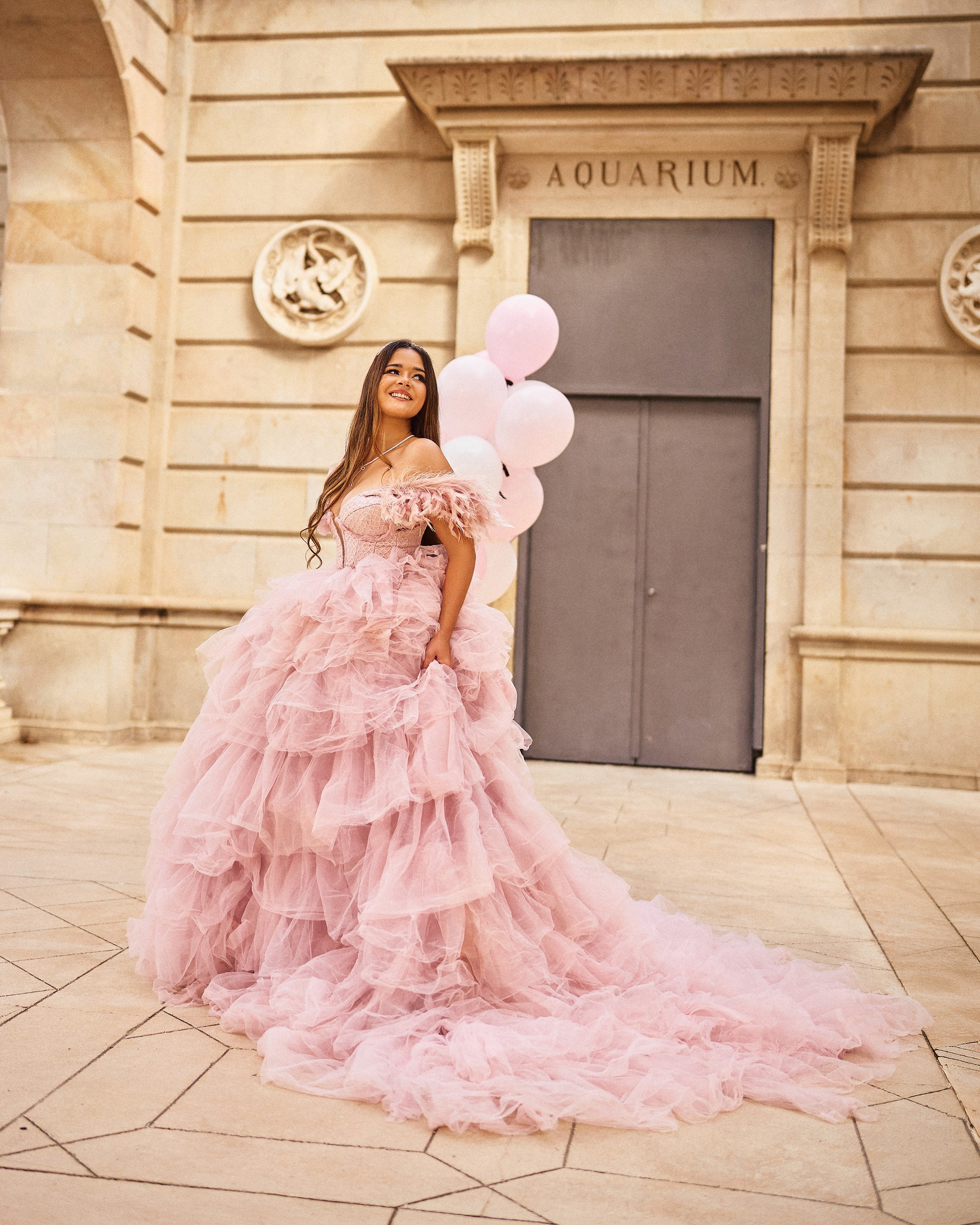 Fotógrafo de Quinceañeras en Barcelona | Sesión de 15 Años con Vestidos Únicos en Lugares Icónicos