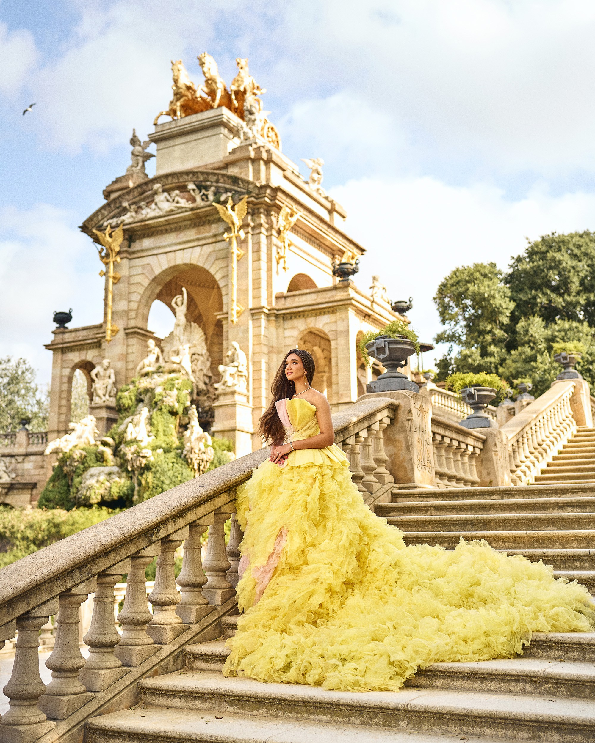 Fotógrafo de Quinceañeras en Barcelona | Sesión de 15 Años con Vestidos Únicos en Lugares Icónicos
