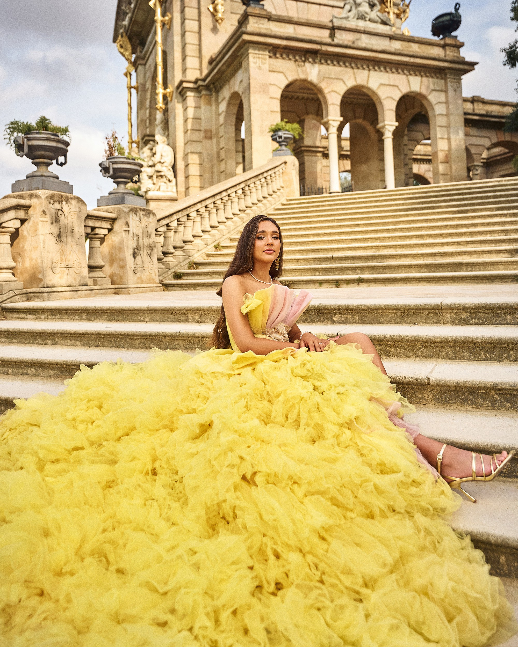Fotógrafo de Quinceañeras en Barcelona | Sesión de 15 Años con Vestidos Únicos en Lugares Icónicos