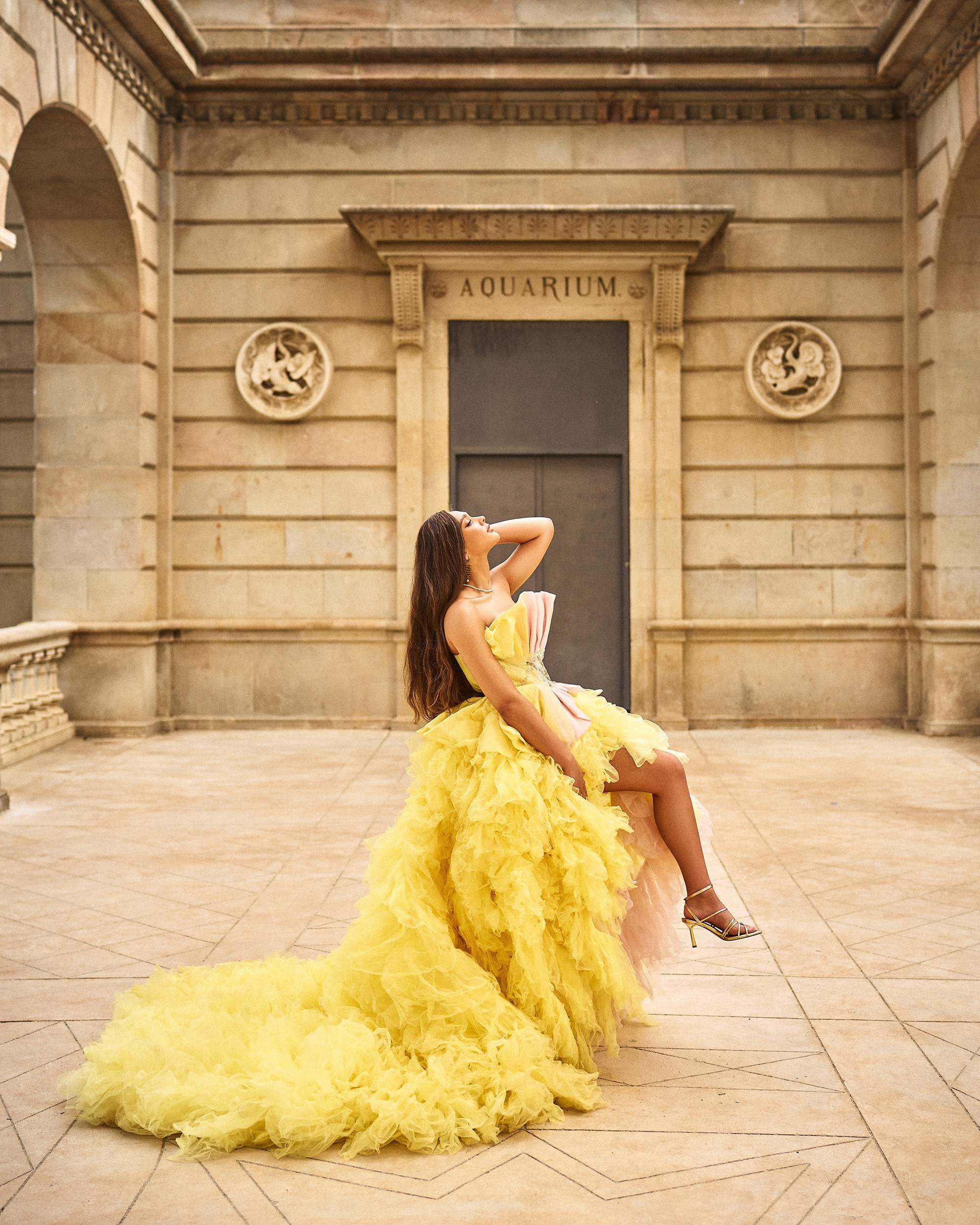 Fotógrafo de Quinceañeras en Barcelona | Sesión de 15 Años con Vestidos Únicos en Lugares Icónicos