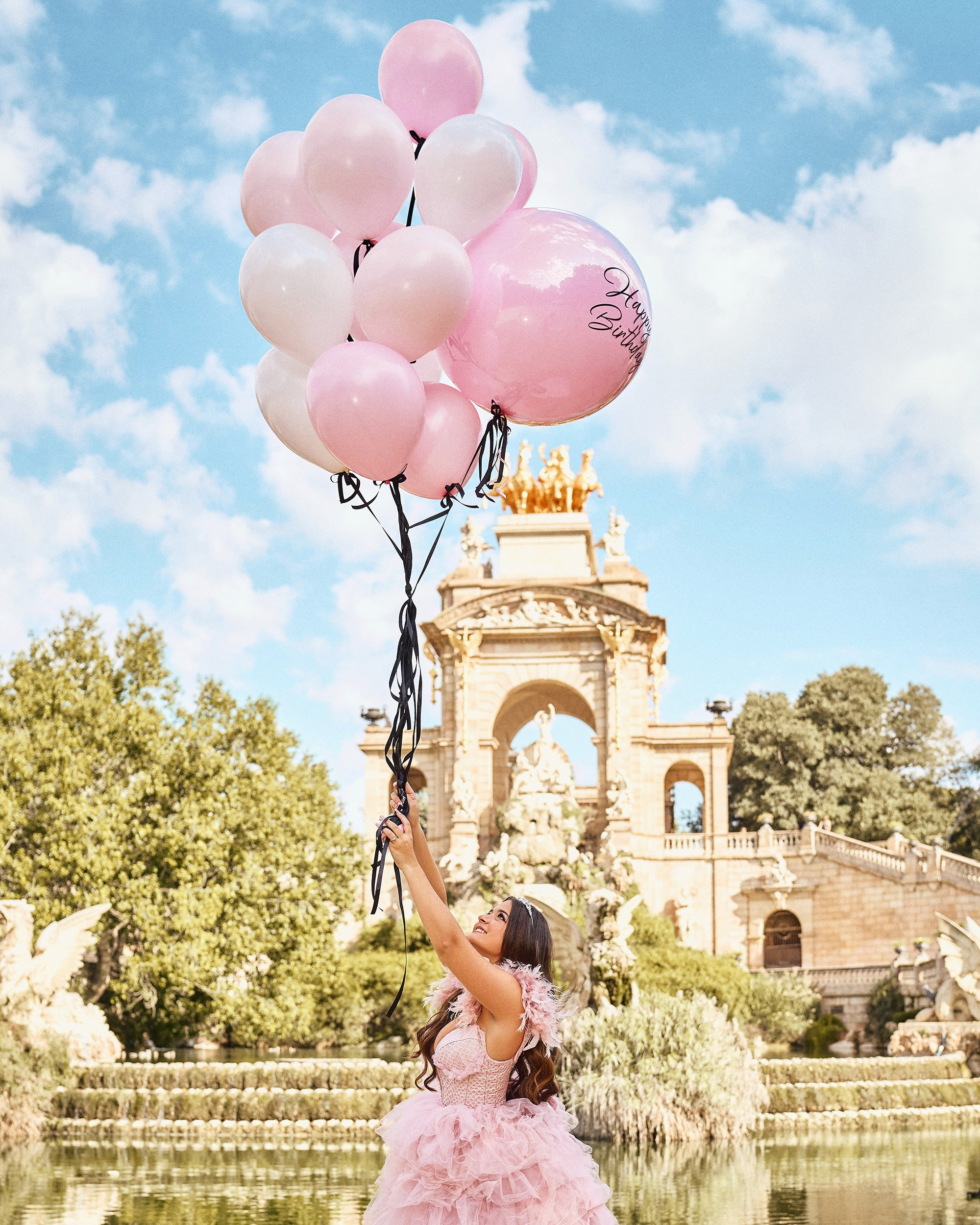 Fotógrafo de Quinceañeras en Barcelona | Sesión de 15 Años con Vestidos Únicos en Lugares Icónicos