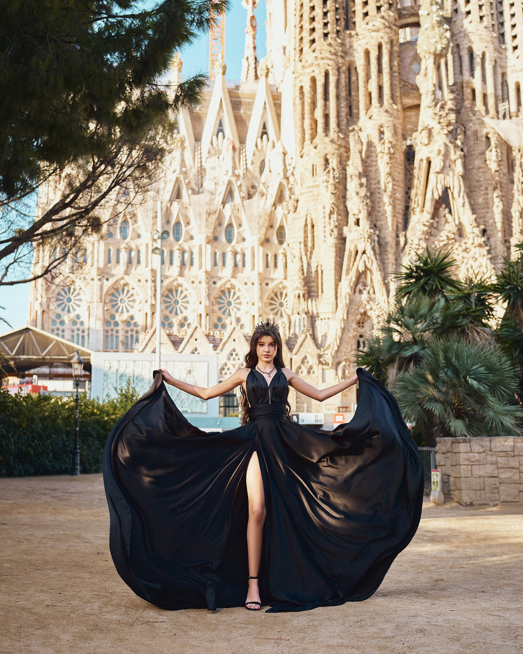 Fotógrafo de Quinceañeras en Barcelona | Sesión de 15 Años con Vestidos Únicos en Lugares Icónicos