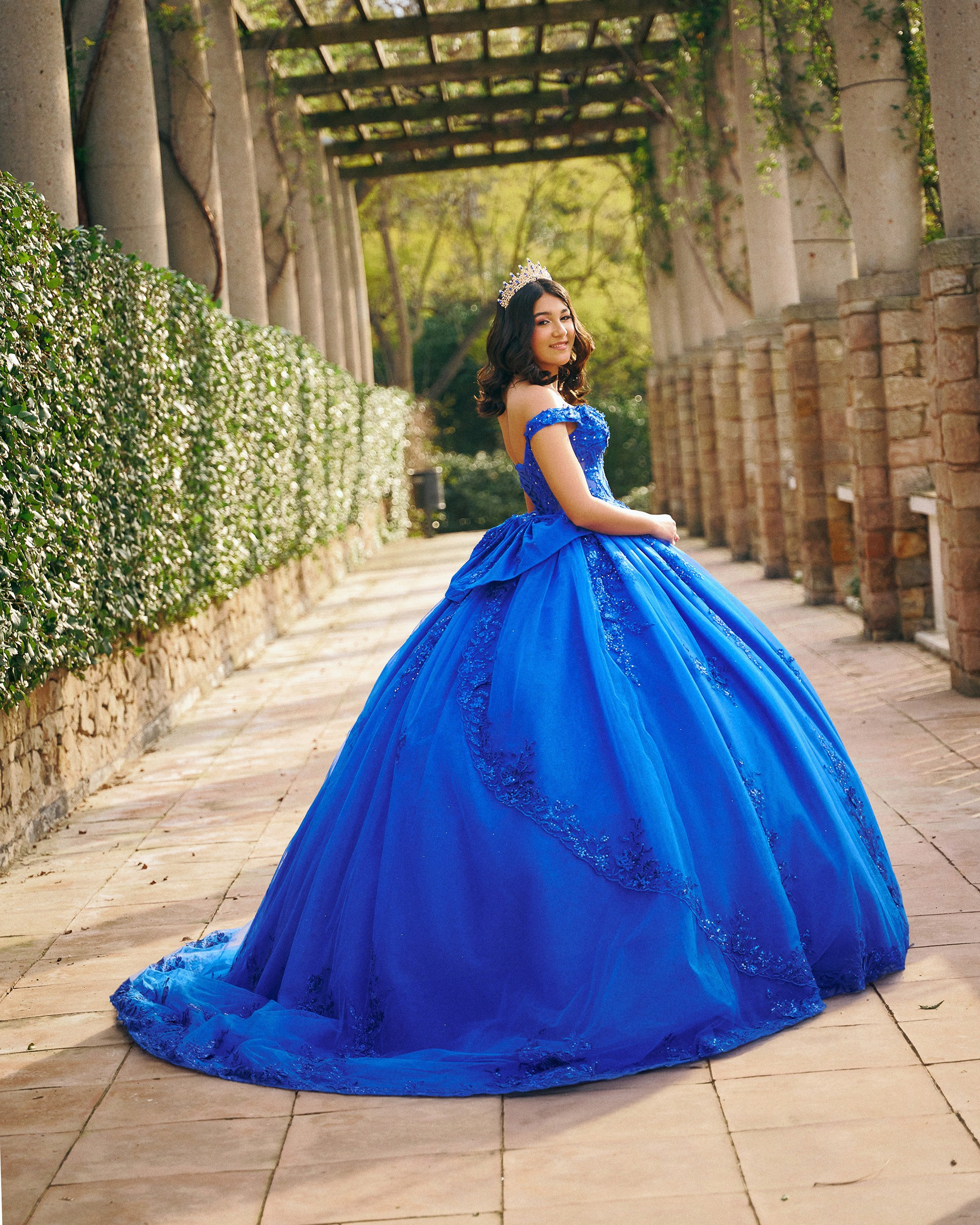 Fotógrafo de Quinceañeras en Barcelona | Sesión de 15 Años con Vestidos Únicos en Lugares Icónicos