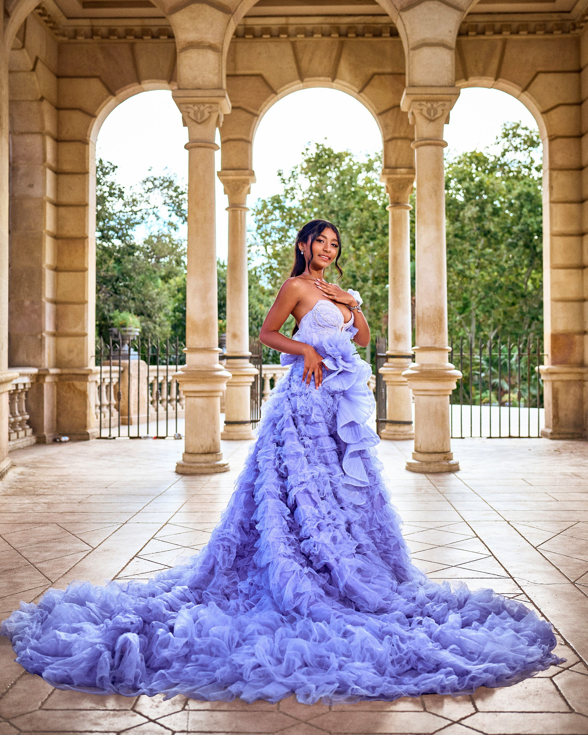 Fotógrafo de Quinceañeras en Barcelona | Sesión de 15 Años con Vestidos Únicos en Lugares Icónicos