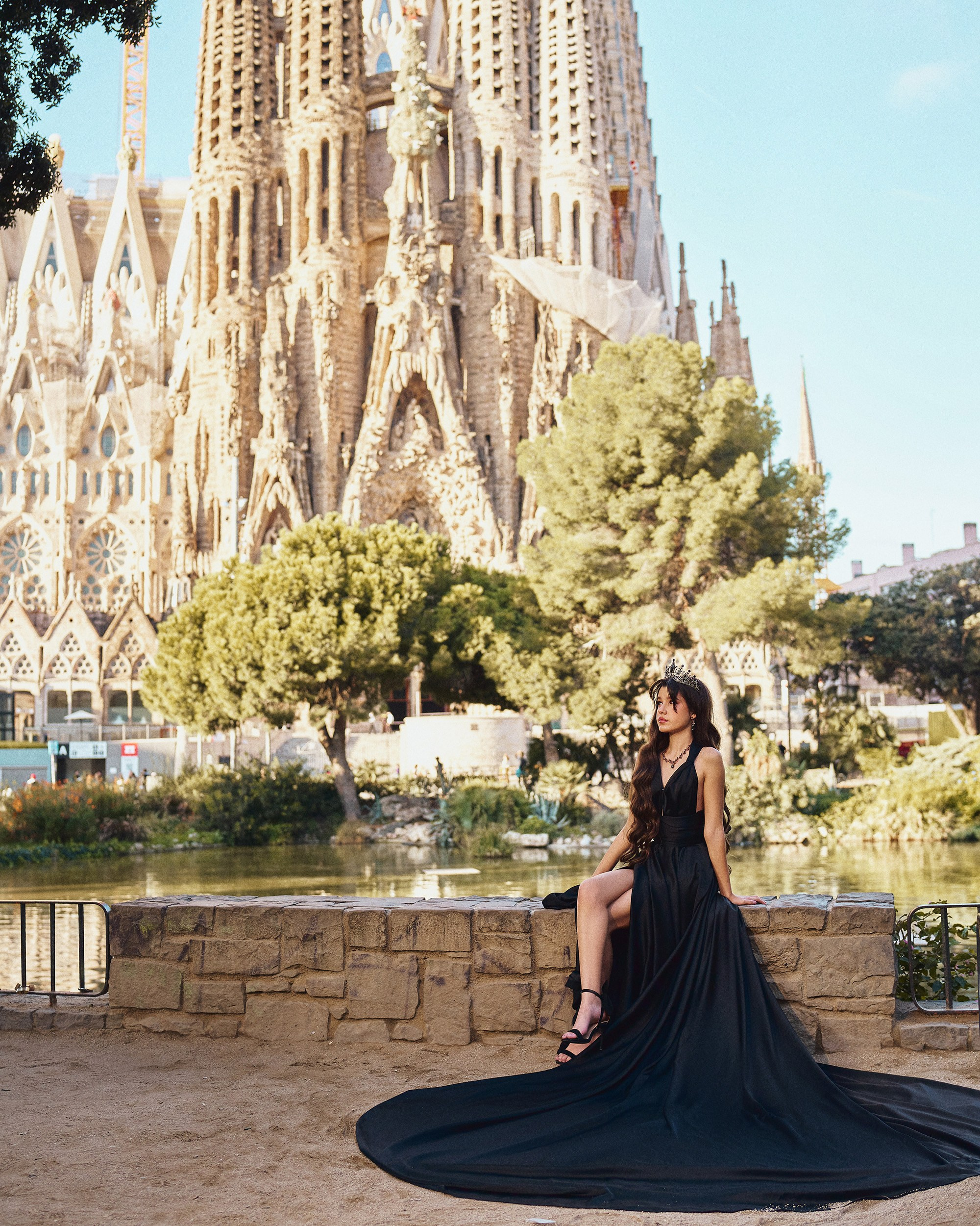 Fotógrafo de Quinceañeras en Barcelona | Sesión de 15 Años con Vestidos Únicos en Lugares Icónicos