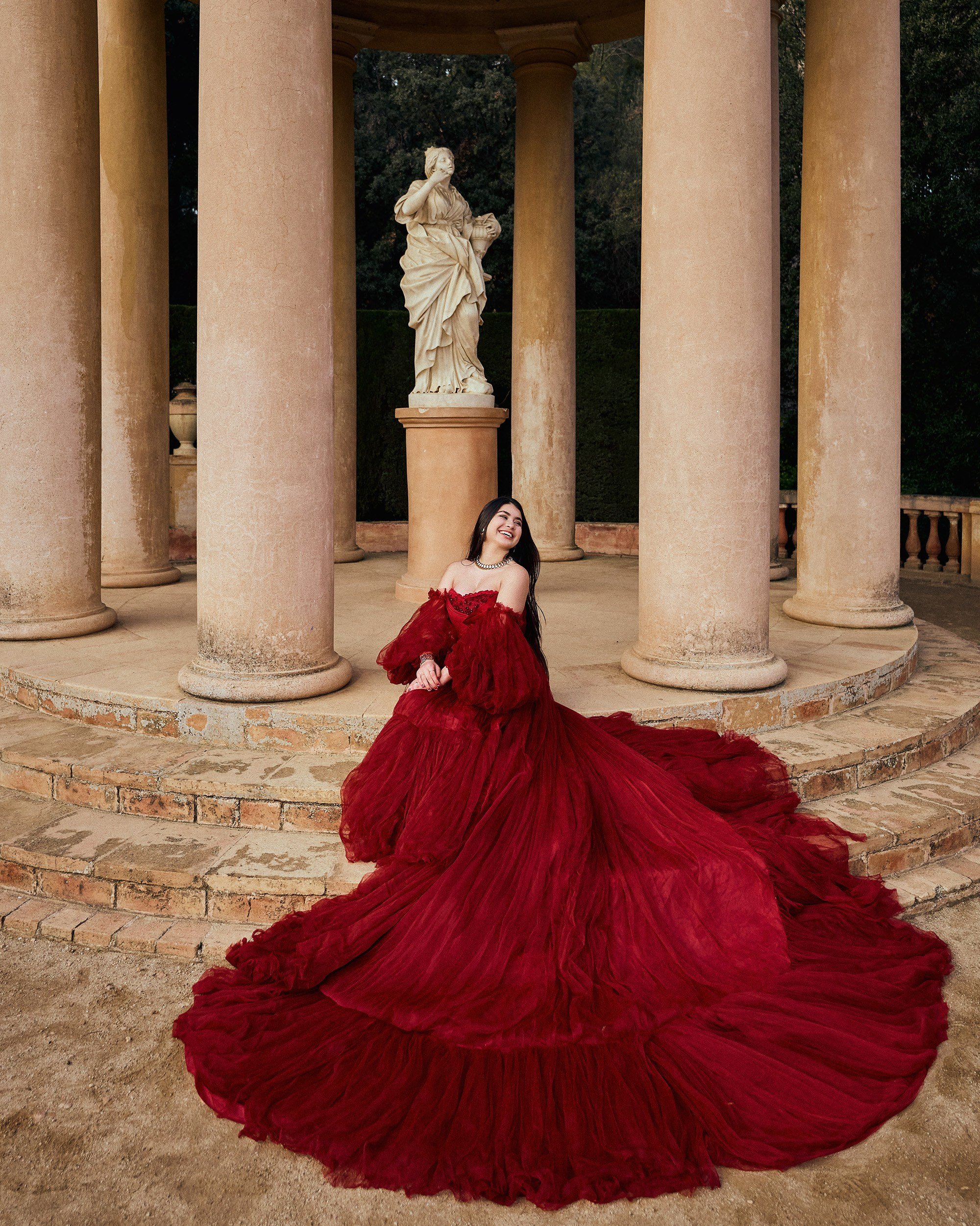 Fotógrafo de Quinceañeras en Barcelona | Sesión de 15 Años con Vestidos Únicos en Lugares Icónicos