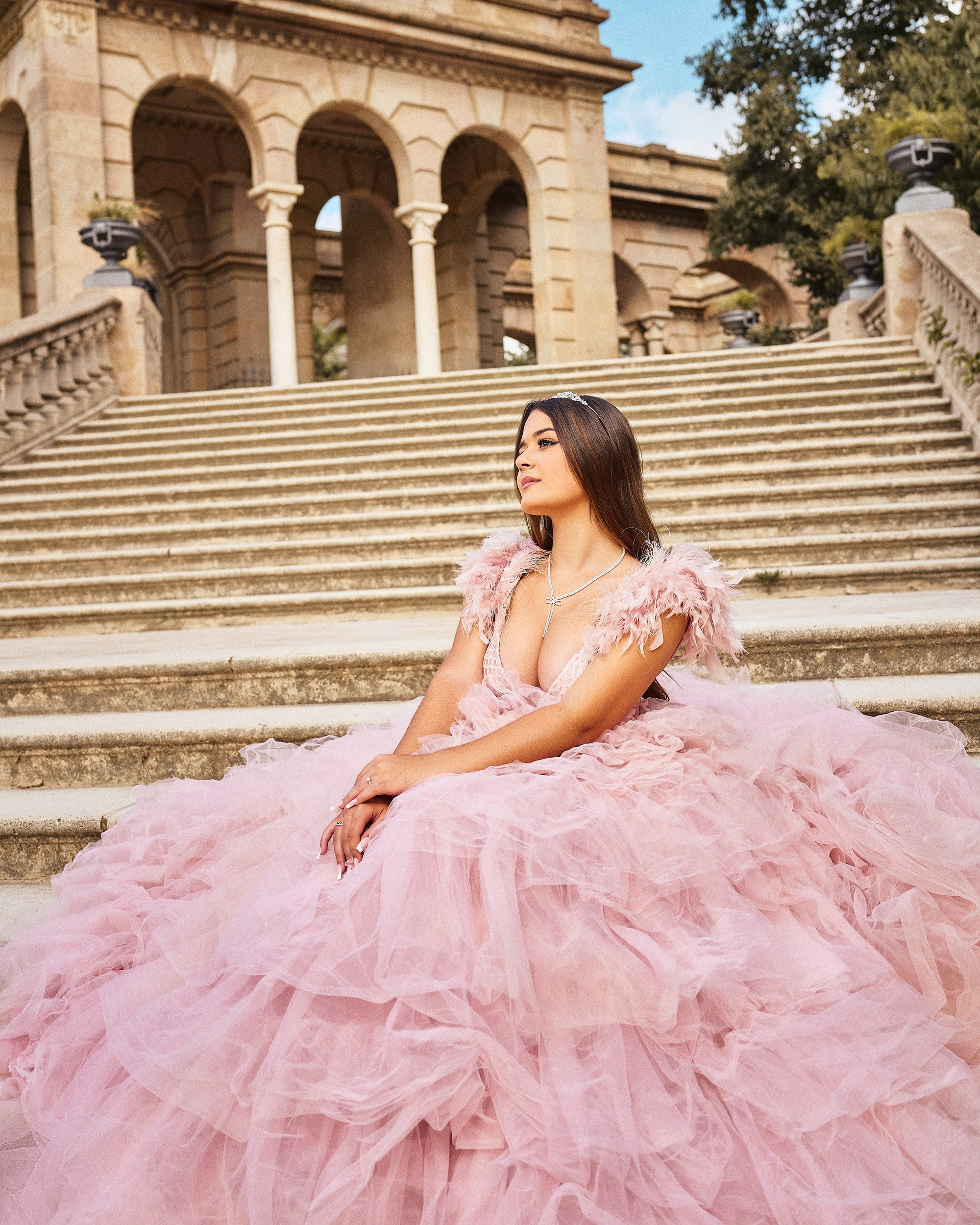 Fotógrafo de Quinceañeras en Barcelona | Sesión de 15 Años con Vestidos Únicos en Lugares Icónicos