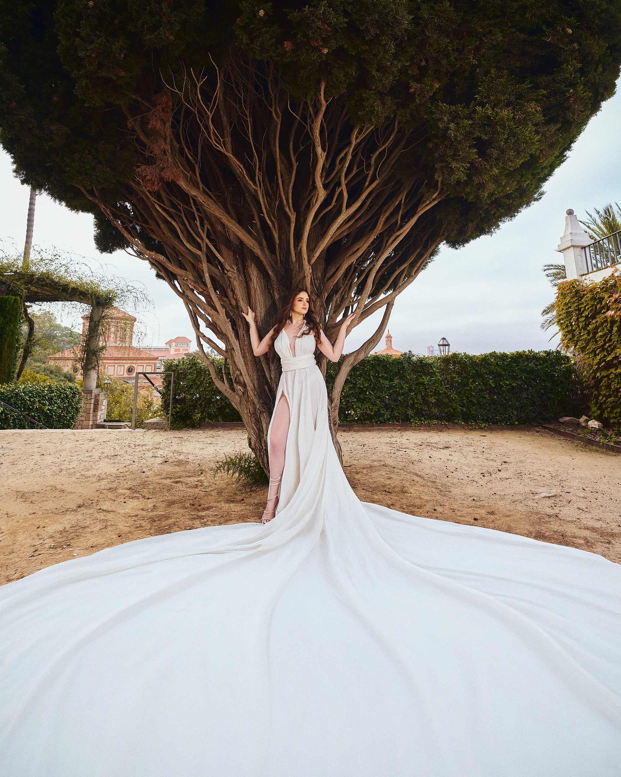 Fotógrafo de Quinceañeras en Barcelona | Sesión de 15 Años con Vestidos Únicos en Lugares Icónicos