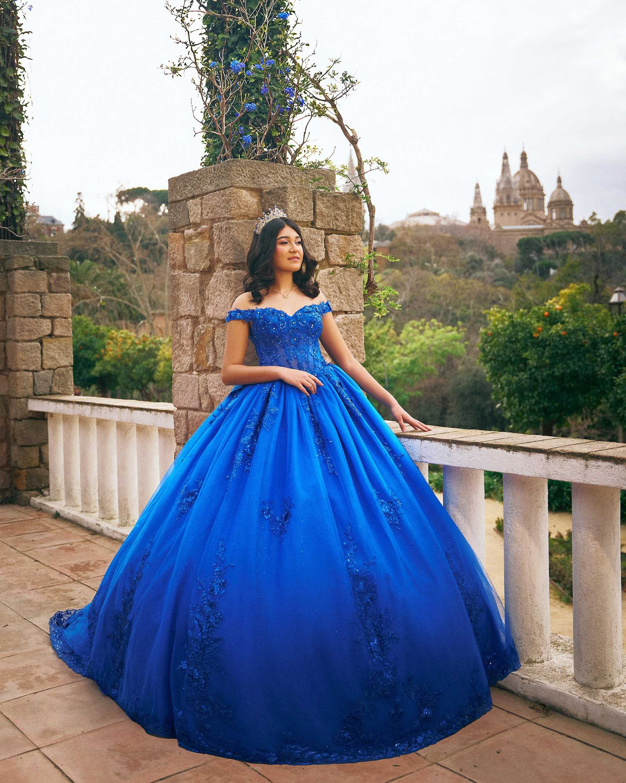 Fotógrafo de Quinceañeras en Barcelona | Sesión de 15 Años con Vestidos Únicos en Lugares Icónicos