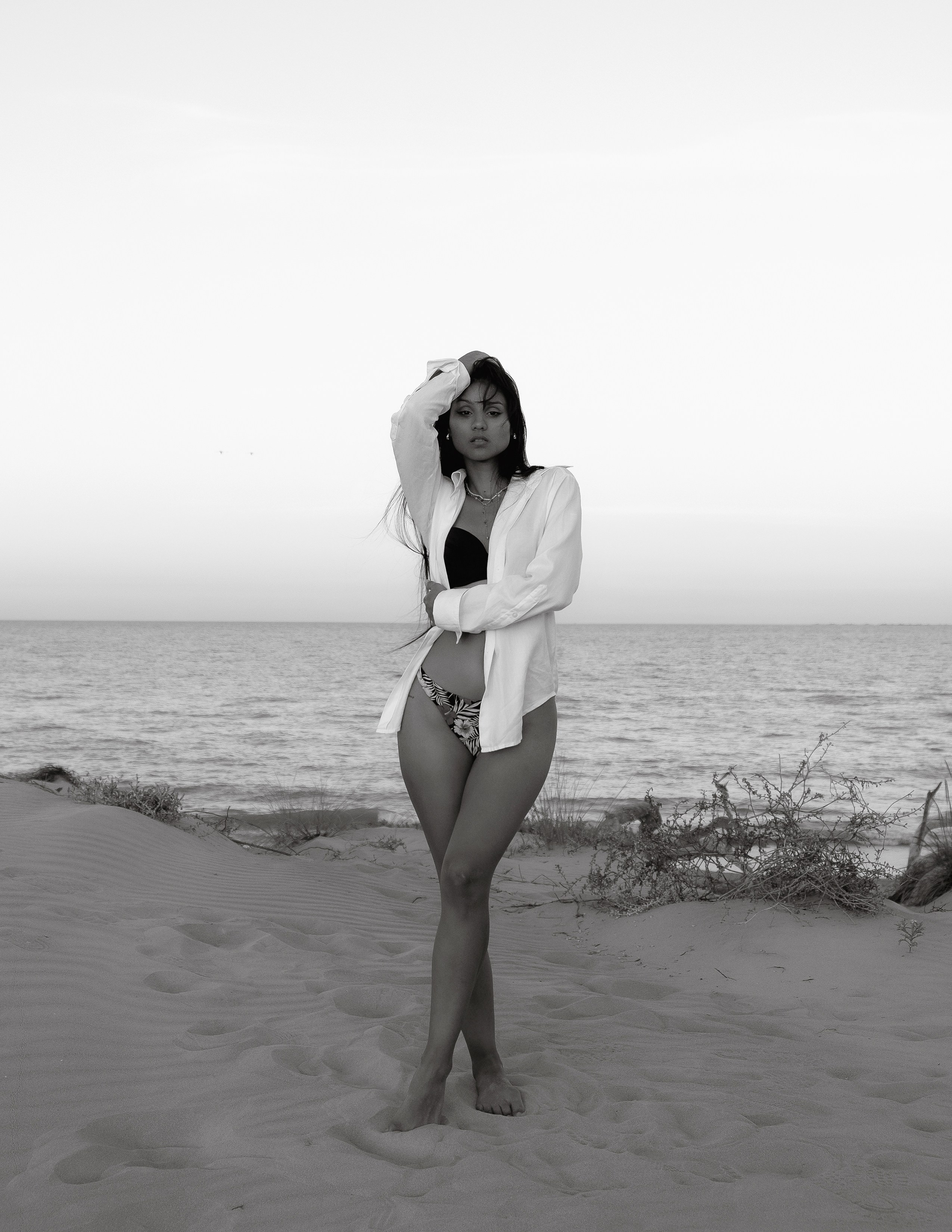 Romantic Portrait by the Sea: Sunset Shoot in Guardamar — Photographer Andrey Lukovnikov