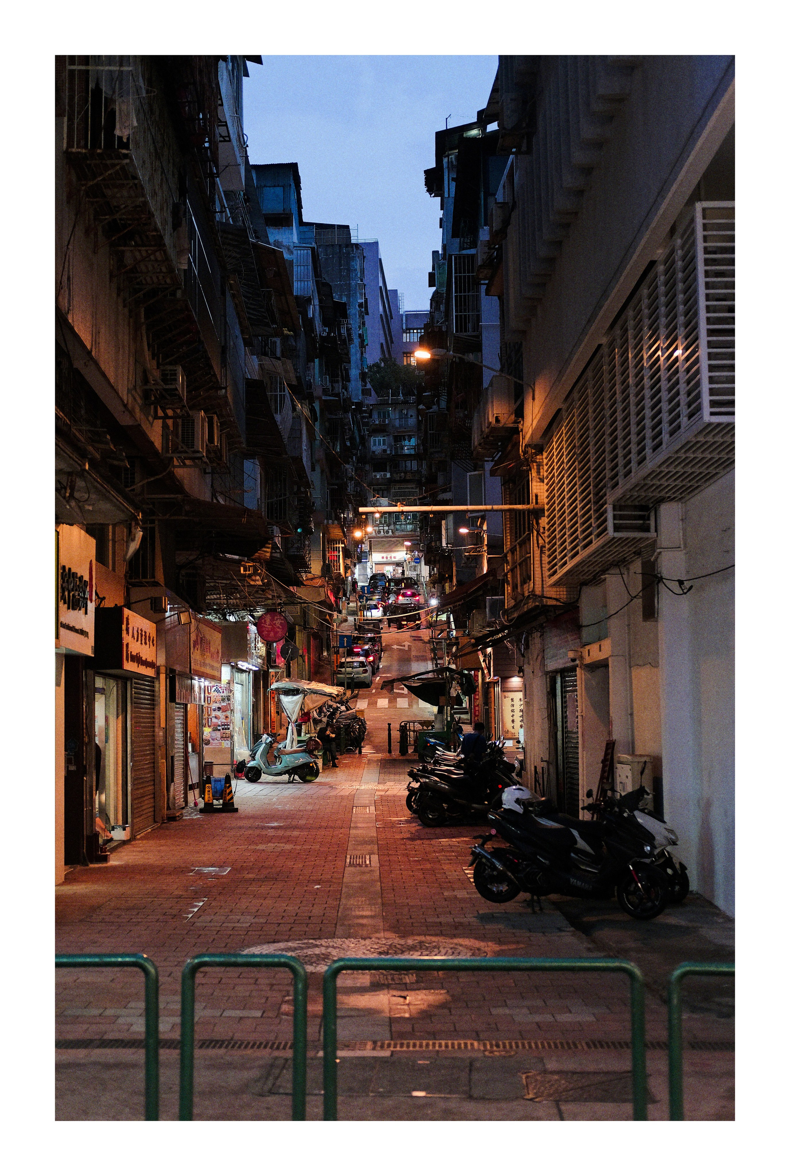 Midnight Alley, Macau