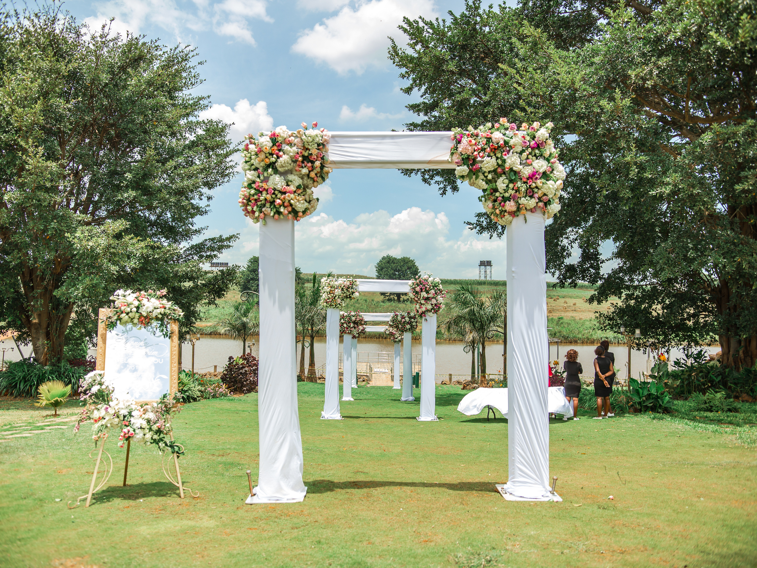 How_to_plan_a_wedding. Wedding female photo and video studio in UAE