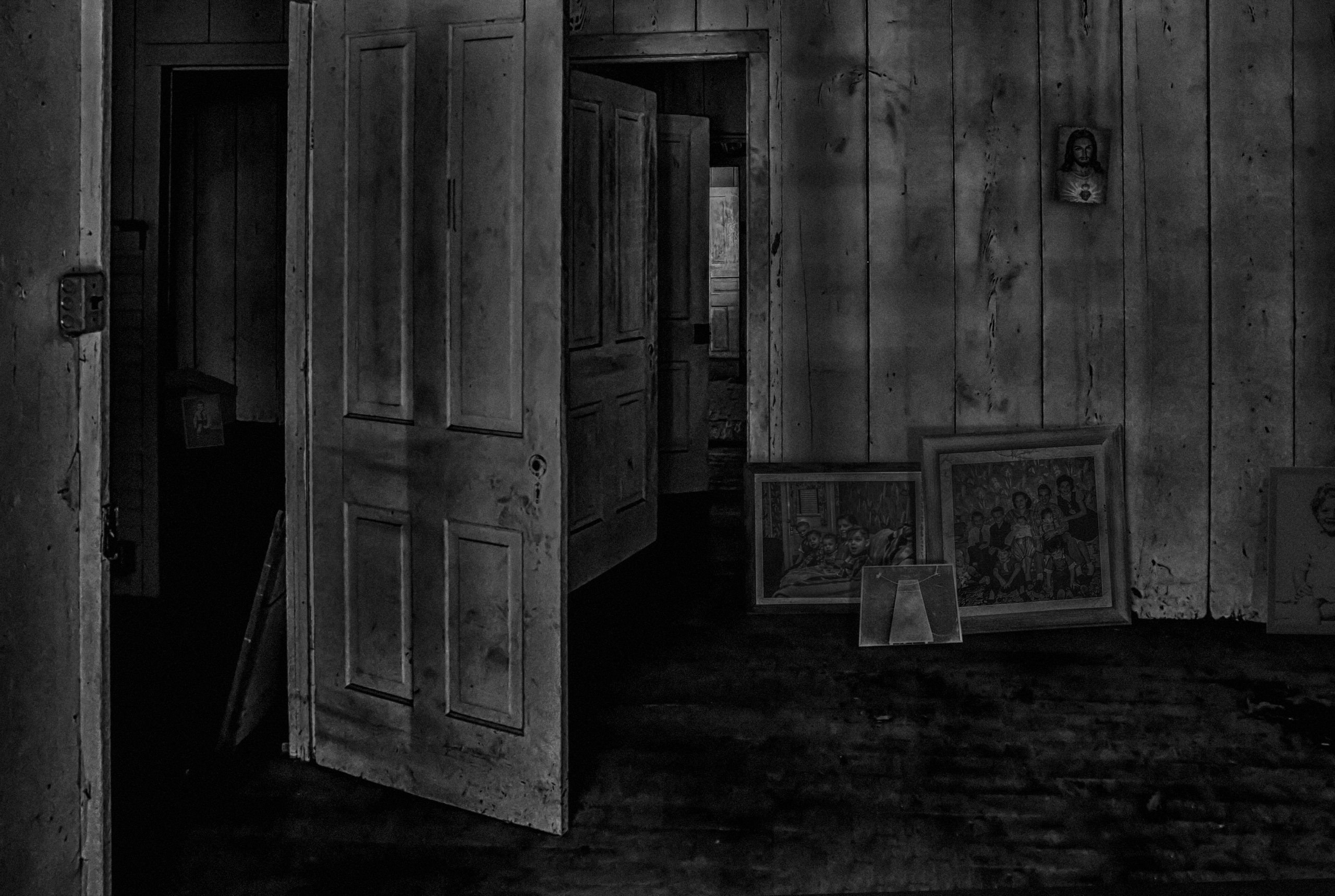 Project When The Walls Talk. Helen McLain Photography