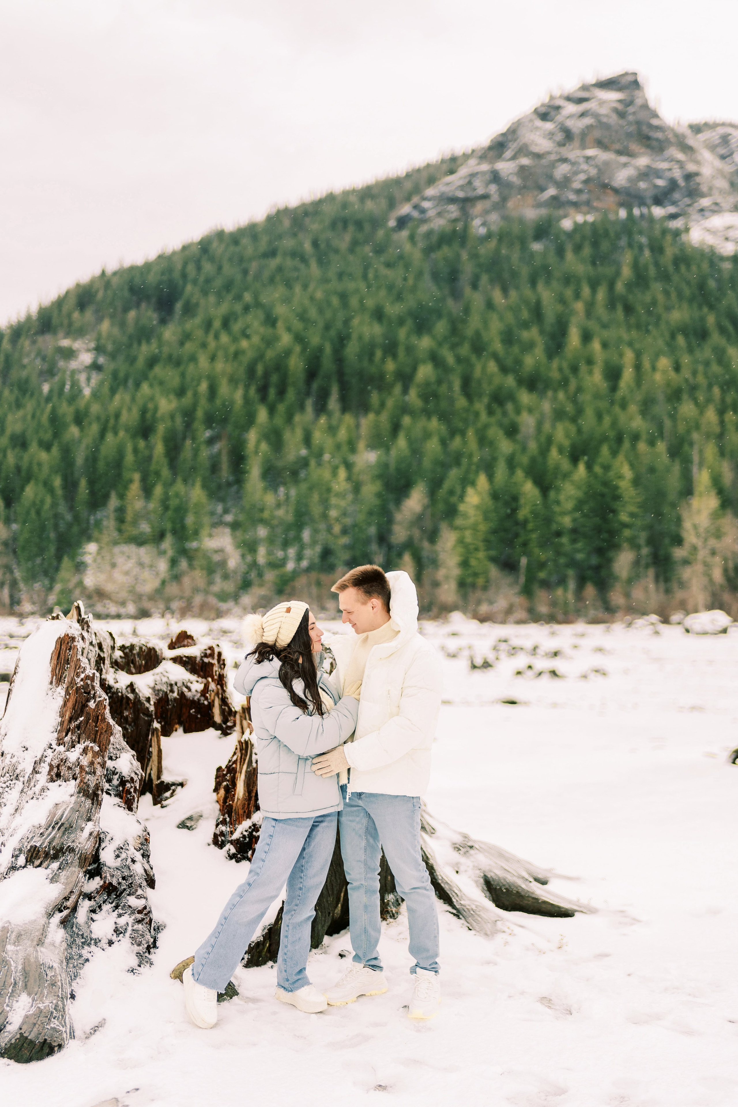 Irina & Bogdan / January 2024. Rattlesnake Lake, WA. EVAN ARISTOV WEDDING PHOTOGRAPHY — Seattle Wedding Photographer