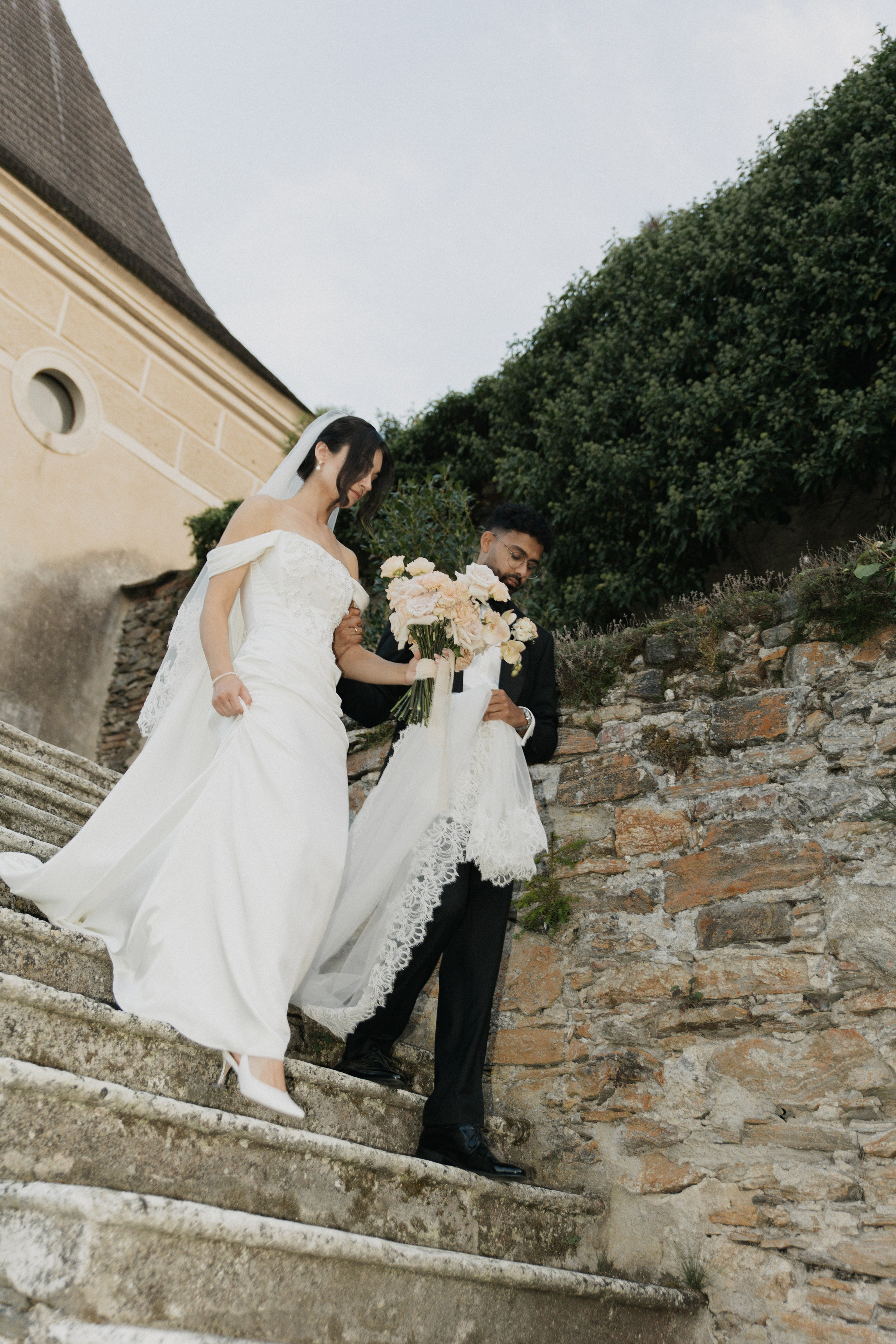 Elegant Castle Wedding in Austria | Alwin & Ruth’s Fairytale Celebration. Wedding photographer and videographer based in Timisoara, Romania