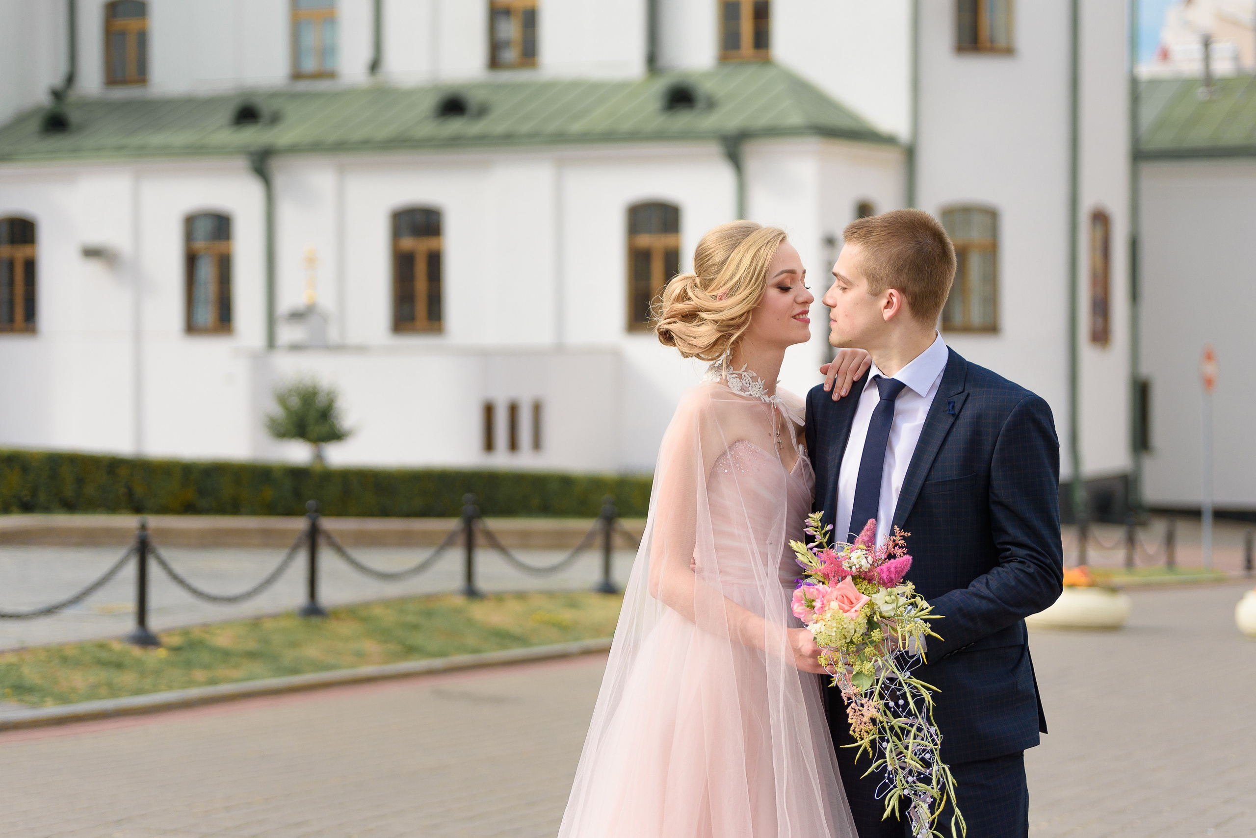 Летняя свадьба с выездной регистрацией. Семейный фотограф и фотограф новорожденных в Вильнюсе Ирина Беленкевич