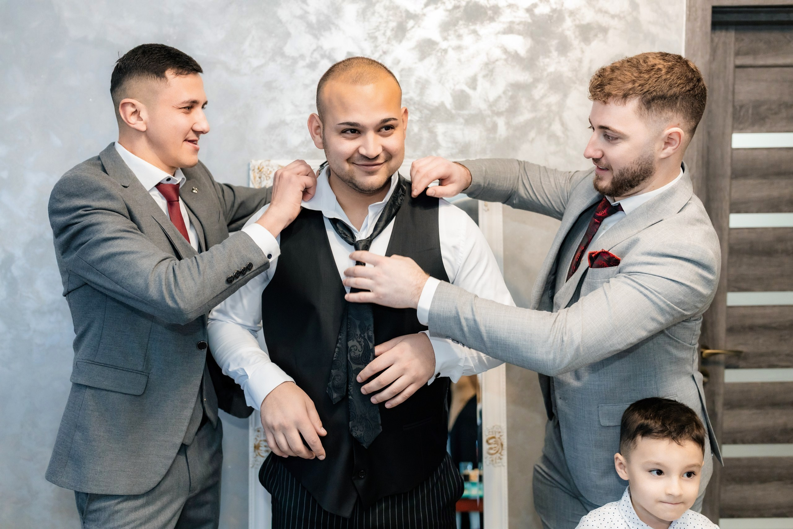 Fotograf nuntă Târgu Neamț – Samuel și Roxana, fotografie autentică realizată de AlinoFotoStudio 2. Fotograf nuntă Iași, Bacău, Suceava și Botoșani – Alin Chirilă surprinzând momente reale de nuntă 3. Fotografie de nuntă cu emoție și credință – AlinoFotoStudio, fotograf povestitor 4. Fotograf profesionist nuntă în Moldova – cadre naturale și pline de emoție 5. Alin Chirilă fotograf nuntă – poveste reală surprinsă prin fotografie 6. Fotograf nuntă cu stil documentar – momente autentice din ziua nunții Pregătiri mireasă acasă – fotografie naturală realizată de Alin Chirilă fotograf nuntă 8. Detalii din ziua nunții – fotograf nuntă Iași și Botoșani, AlinoFotoStudio 9. Emoții din dimineața nunții – fotograf profesionist Moldova 10. Cadre autentice din pregătiri – fotograf nuntă Suceava și Bacău Ceremonie religioasă nuntă – moment emoționant surprins de fotograf Alin Chirilă 12. Nuntă cu valori creștine – fotografie din biserică realizată cu discreție 13. Rugăciune și emoție în ziua nunții – fotograf nuntă Târgu Neamț 14. Legământ în fața lui Dumnezeu – fotografie de nuntă autentică 15. Fotograf nuntă biserică – momente sincere și pline de semnificație Petrecere de nuntă – cadre naturale realizate de AlinoFotoStudio 17. Bucurie și dans la nuntă – fotograf nuntă Iași și împrejurimi 18. Momente autentice de la restaurant – fotograf nuntă Bacău Suceava 19. Atmosferă de nuntă surprinsă discret – Alin Chirilă fotograf -AlinoFotoStudio – fotograf nuntă cu abordare naturală și emoțională 21. Alin Chirilă fotograf – povestitor prin fotografie de nuntă 22. Fotograf nuntă în Moldova – stil documentar și autentic 23. Fotografie de nuntă sinceră și elegantă – AlinoFotoStudio- Fotograf nuntă Iași Bacău Suceava Botoșani – Alin Chirilă AlinoFotoStudio 26. Fotograf nuntă Târgu Neamț și Moldova – fotografie profesională de eveniment 27. Fotograf nuntă cu valori creștine și stil documentar – AlinoFotoStudio - Alin Chirilă – AlinoFotoStudio Fotograf nuntă Iași • Bacău • Suceava • Botoșani - Samuel & Roxana, Târgu Neamț -Momente reale, trăite sincer și păstrate pentru totdeauna.