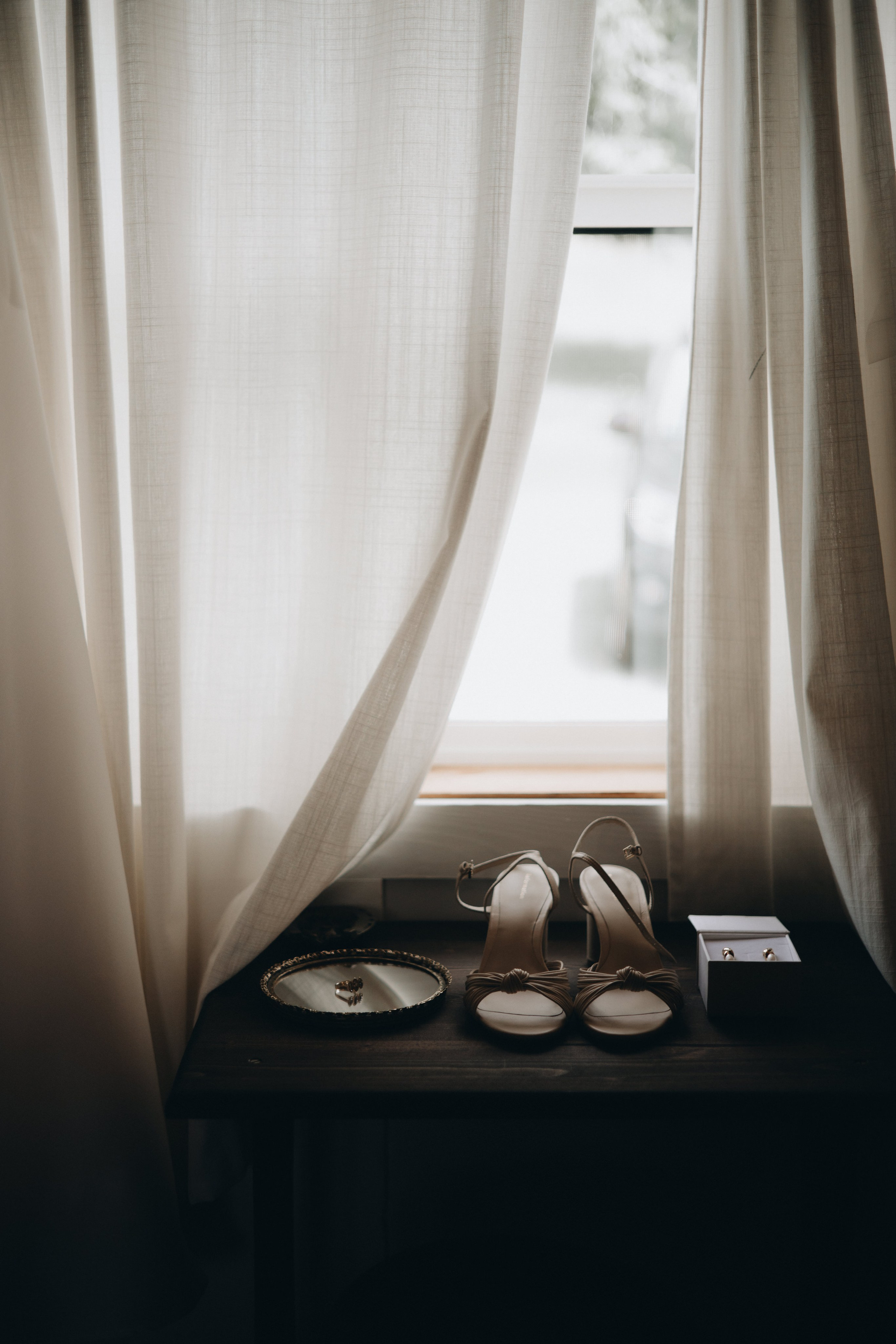 Wedding details at Wind Mountain Ranch in the Columbia River Gorge