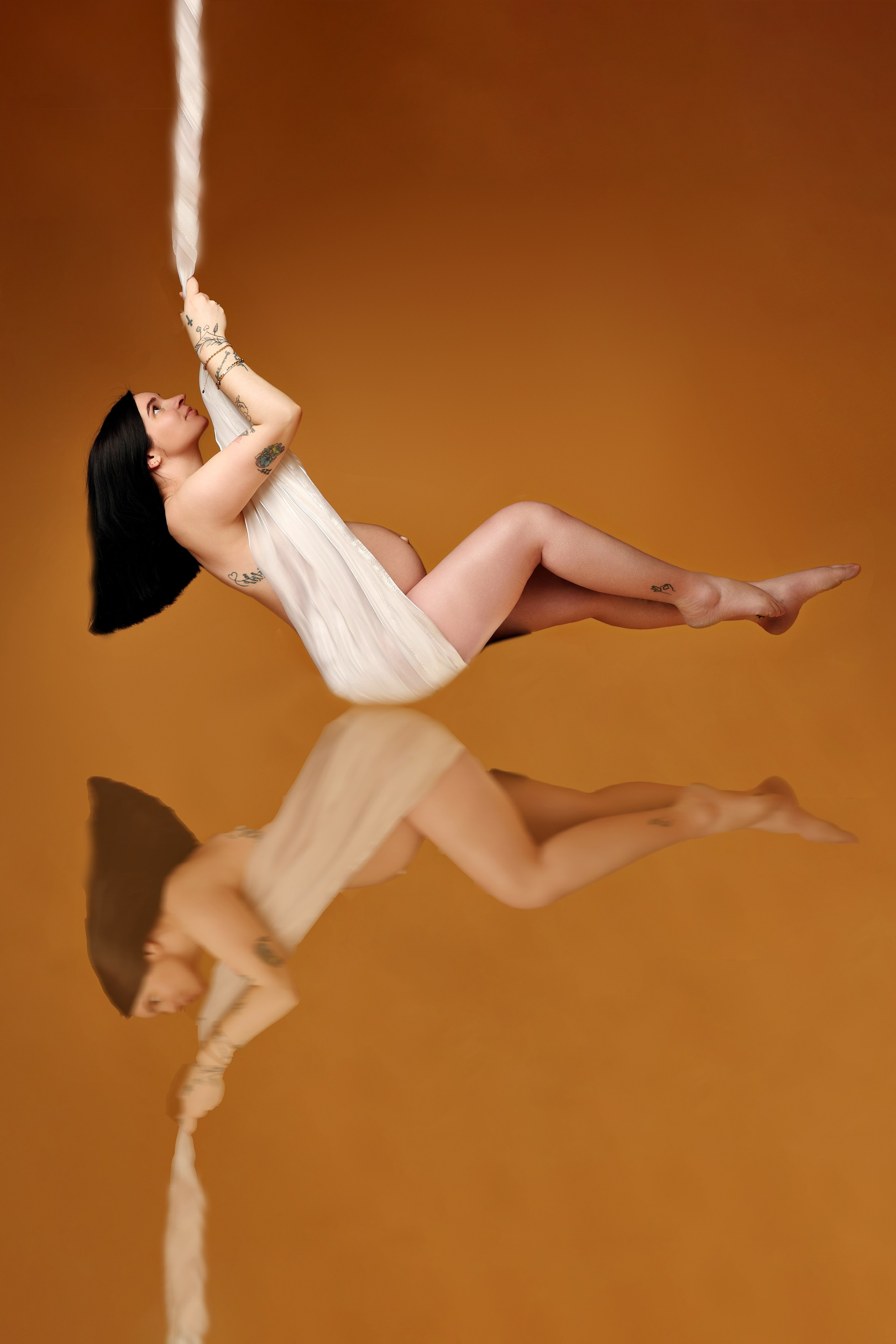 Nueva Sesión Embarazo En Estudio. Fotografía de Eventos, Embarazo y Familiar en Pirineos